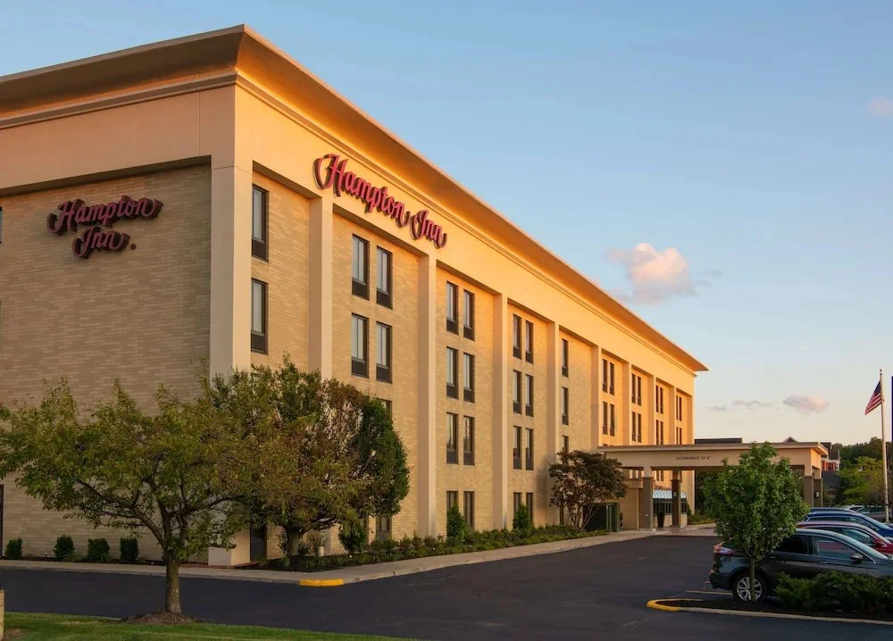 Exterior of Hampton Inn Solon Building at 6035 Enterprise Pkwy