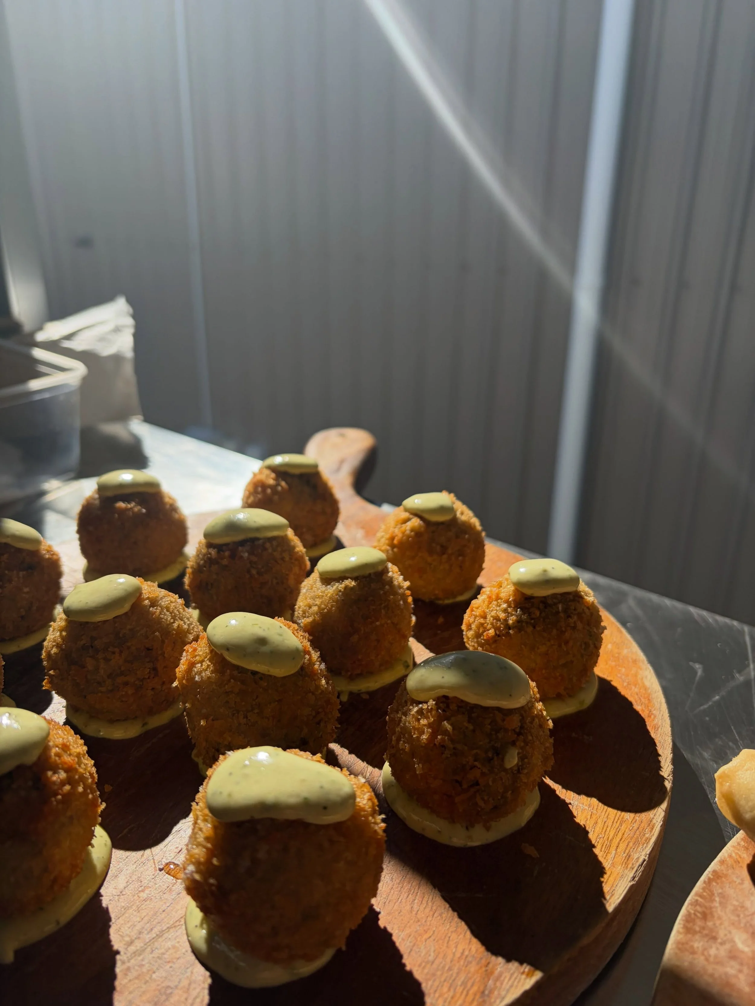 Who loves a midweek wedding 🙌🙌

At the always epic @thebungalowweddings and for the first time our brand new trailer made an appearance. We will introduce you once she  looks legit but she&rsquo;s a ripper. 

1.Truffle and Mushroom Arancini &bull; 