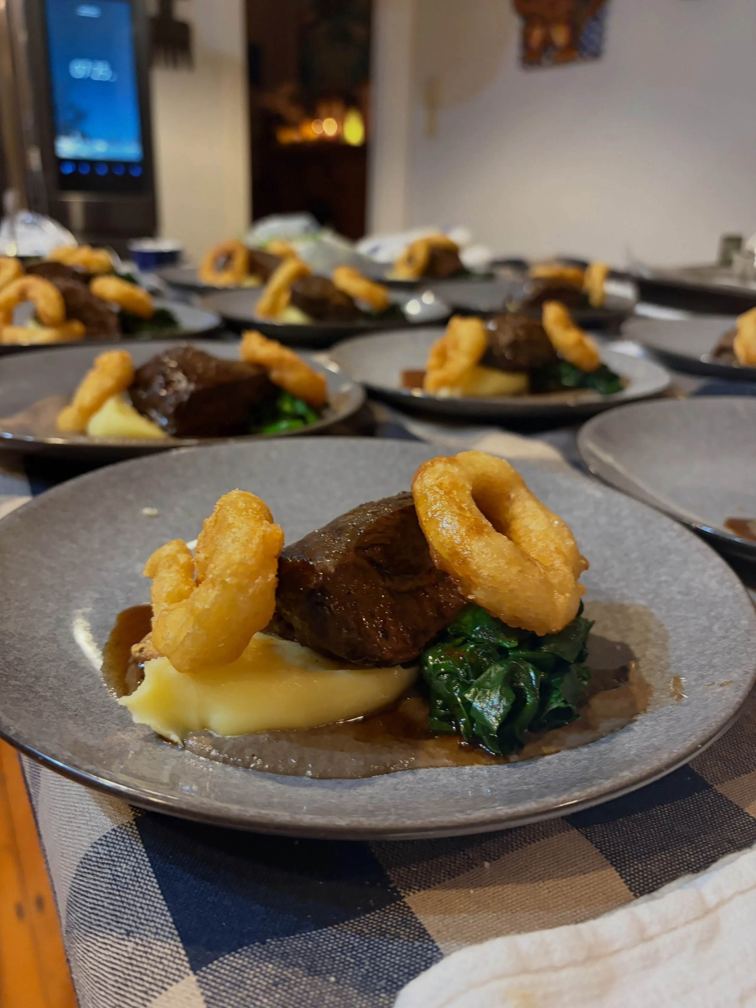 Fork n Whare are back🎉🔥🥩

Perfect for groups of 8-20 to celebrate special occasions with epic food, great service with your nearest and dearest in the comfort of your own home.

1. Beef Cheek&bull; Mushroom&bull; Spinach&bull; Mash&bull; Onion Rin