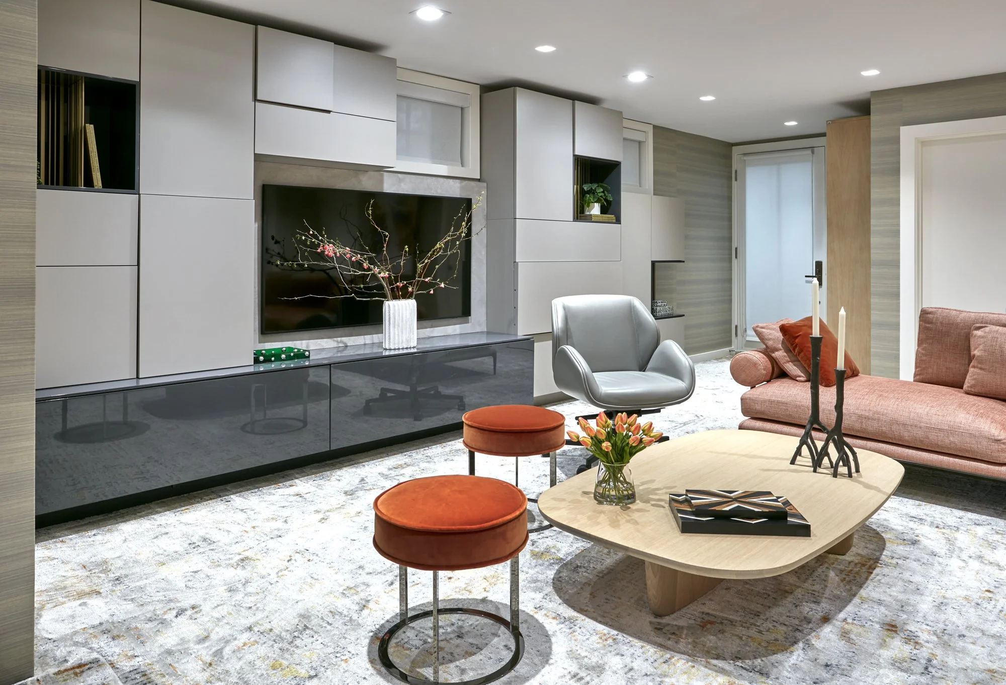 Y-Family room 3.jpg