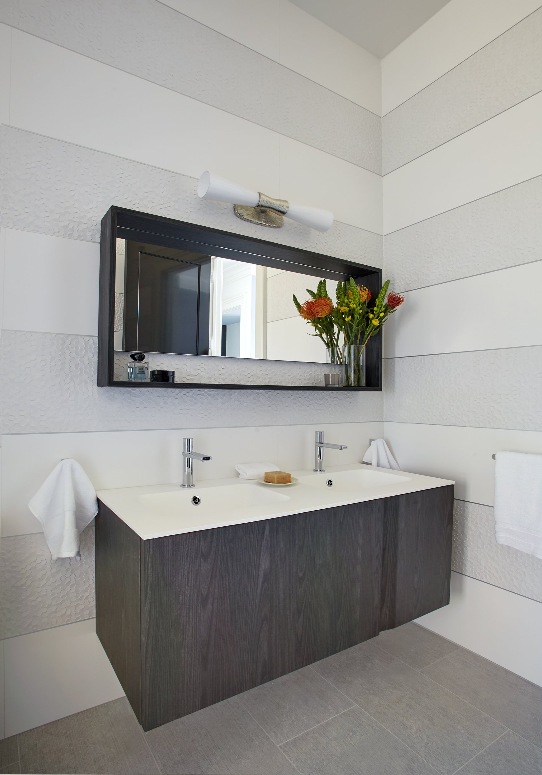 Hallway Bathroom_WHITEPLAINS 022.jpg