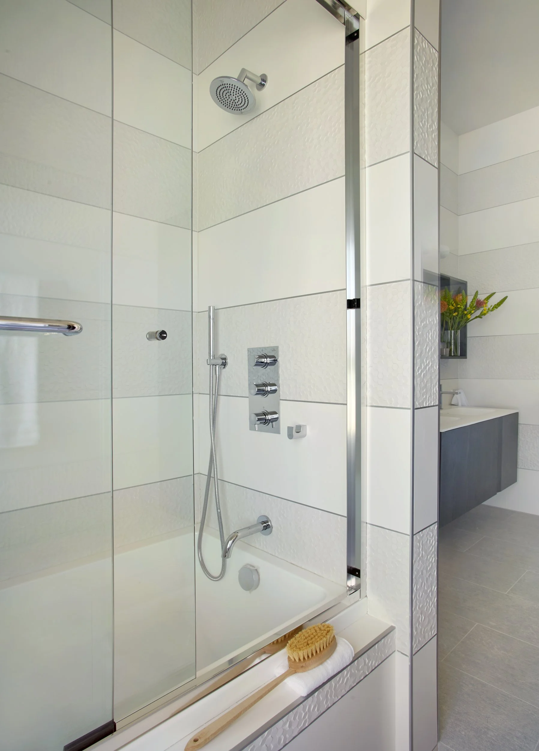 Hallway Bathroom Tub_WHITEPLAINS 028.jpg