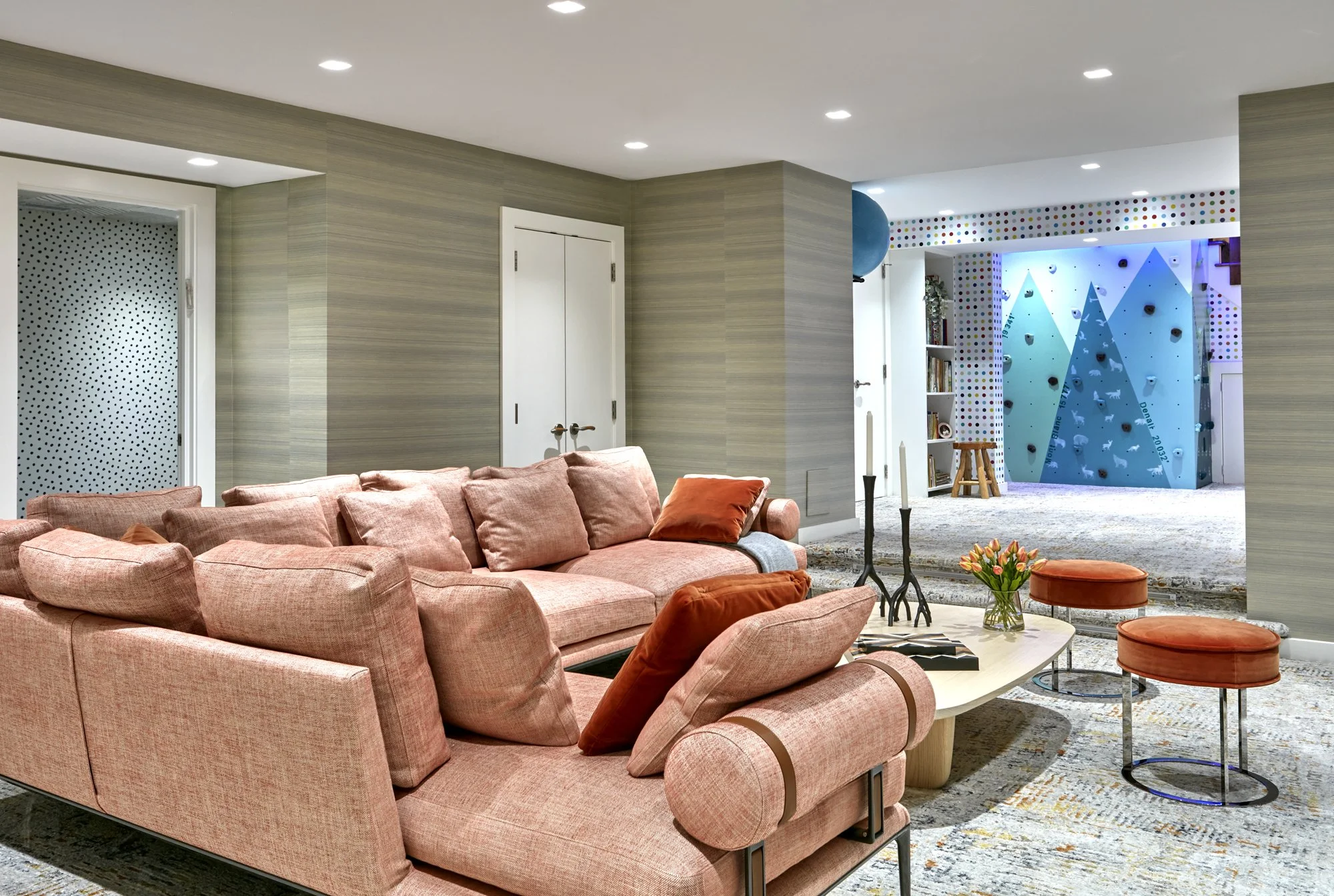Y-Family room 4.jpg