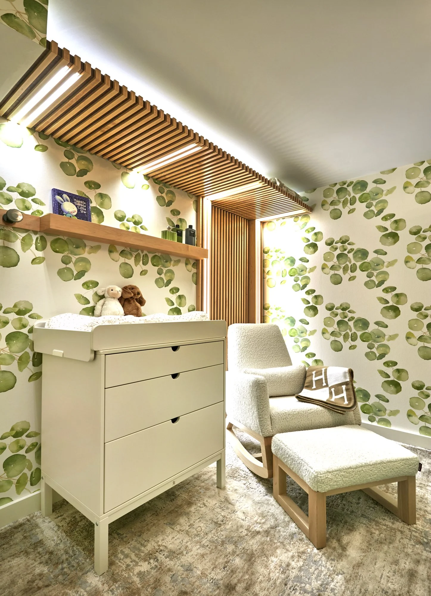 Y-Green room 2.jpg