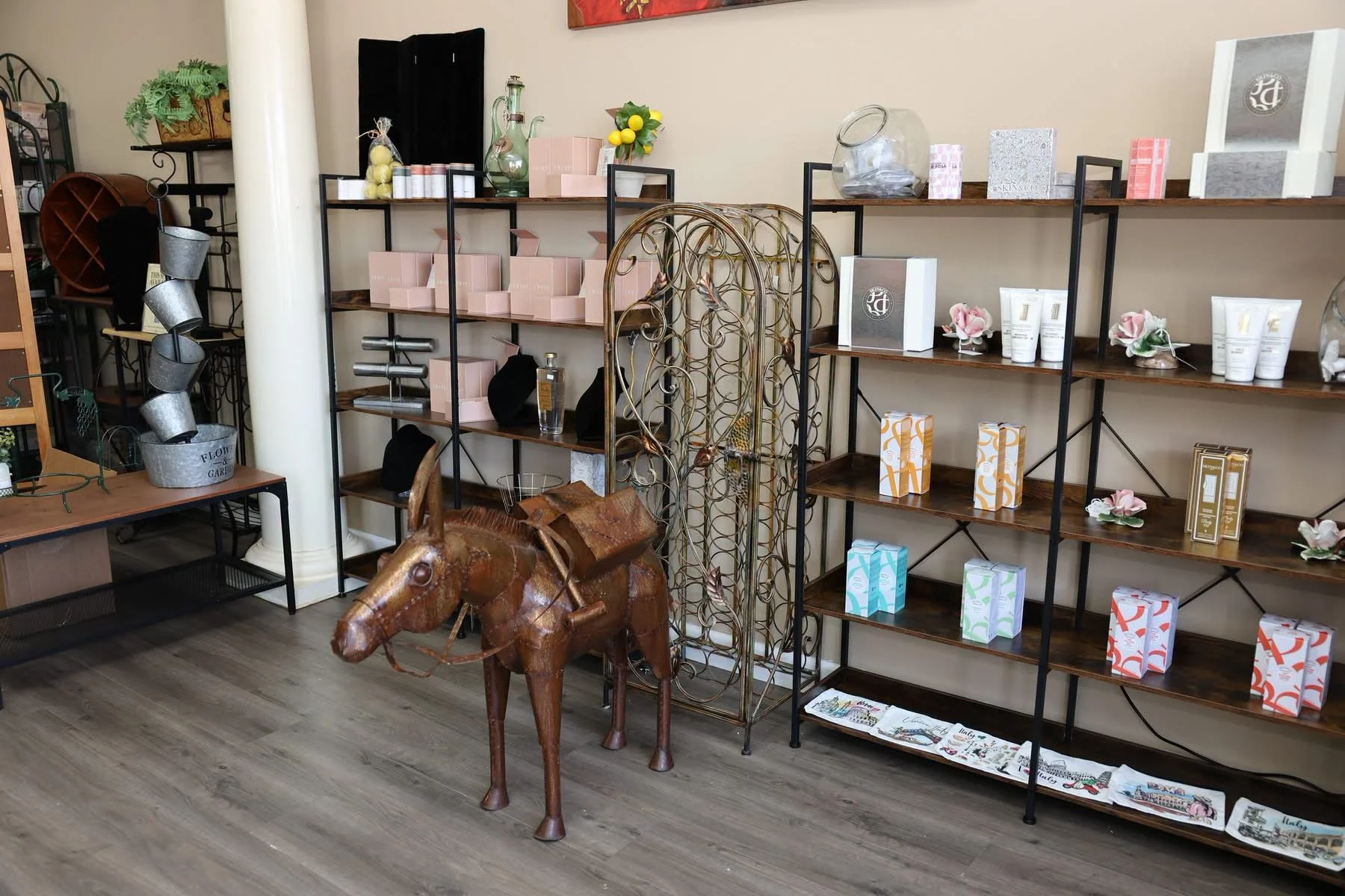 Home décor and personal-care gifts displayed at Casa Di Spirito on Main Street in Collinsville, Illinois.