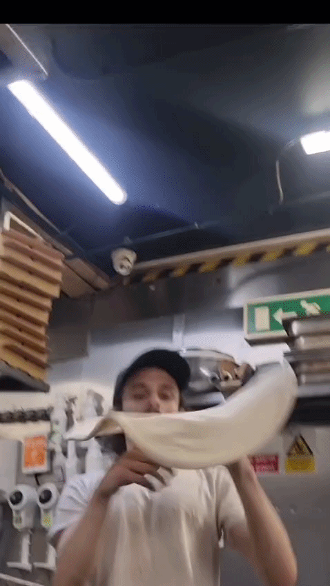 WhatsAppVideo2026-09-27at12.40.41-ezgif.com-video-to-gif-converter.gif