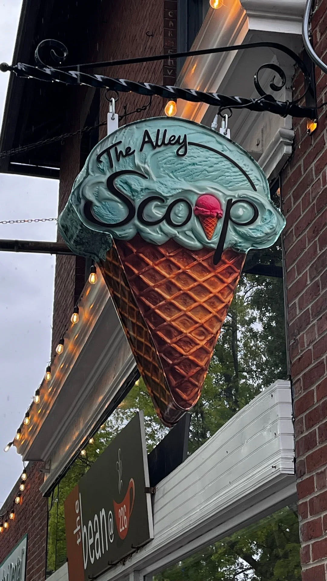 Custom dimensional illuminated ice cream sign in Windsor, CT