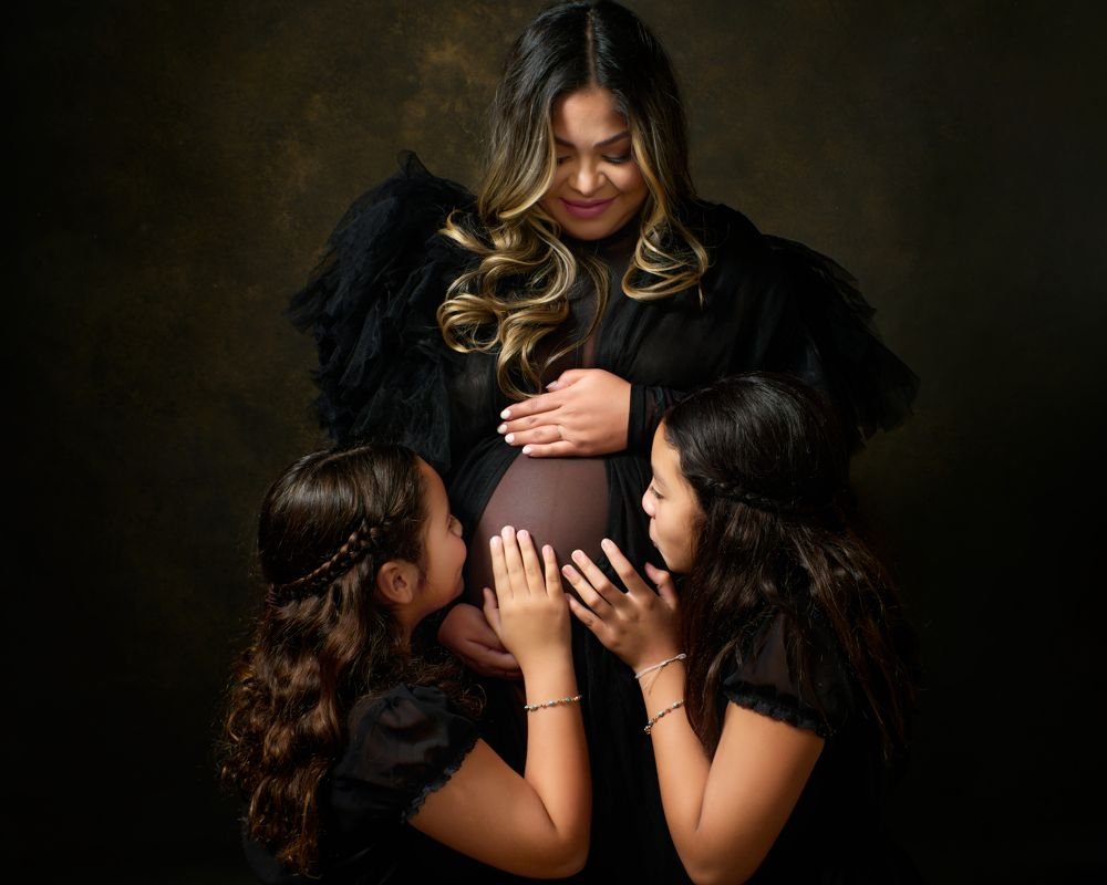 Maternity photography in Austin, Texas by Breeanna Rose Photography. Studio maternity portrait.