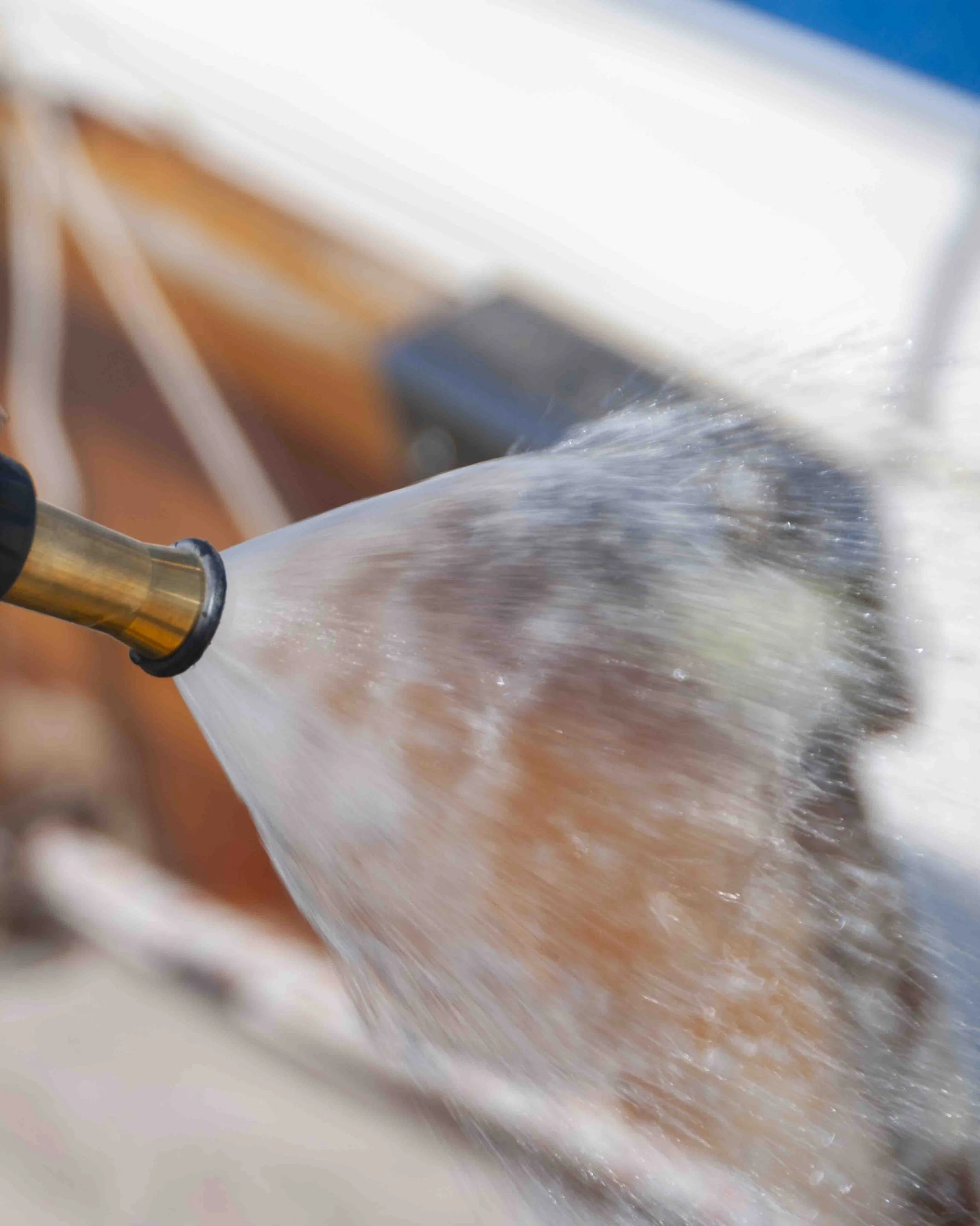 Lumina Yacht Services - pressure washing, underwater hull cleaning, zinc anodes replacement for luxury yachts across Miami Beach, Indian Creek, Downtown Miami, Edgewater, Brickell, Coconut Grove, Key Biscayne, and private docks at Venetian Islands.