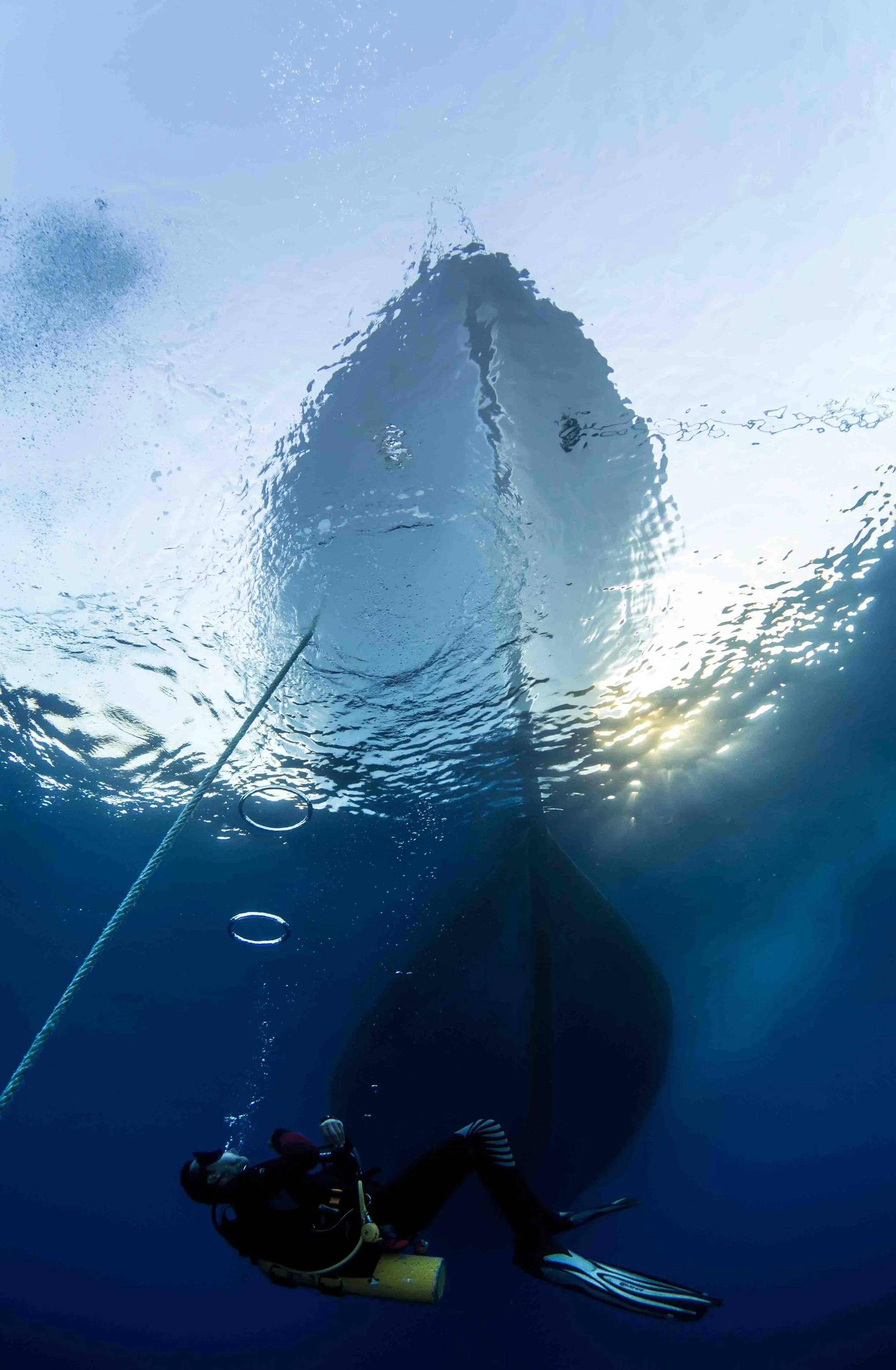 Lumina Yacht Services - commercial diving, underwater hull cleaning, zinc anodes replacement for luxury yachts across Miami Beach, Indian Creek, Downtown Miami, Edgewater, Brickell, Coconut Grove, Key Biscayne, and private docks at Venetian Islands.