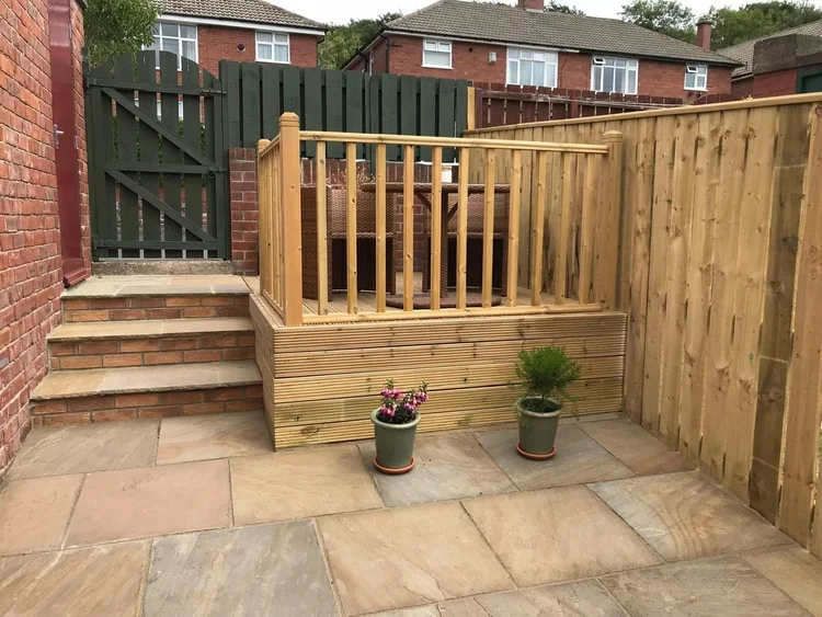 Raised deck, balustrade and close-board fencing