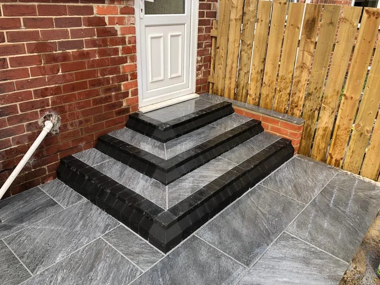 Dark porcelain steps with bullnose edges