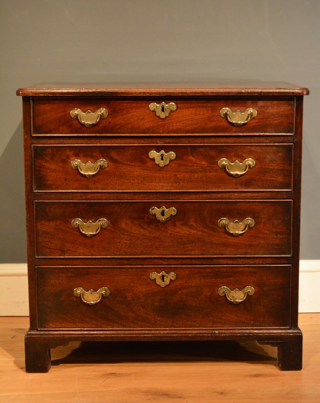 Small George II mahogany chest of drawers