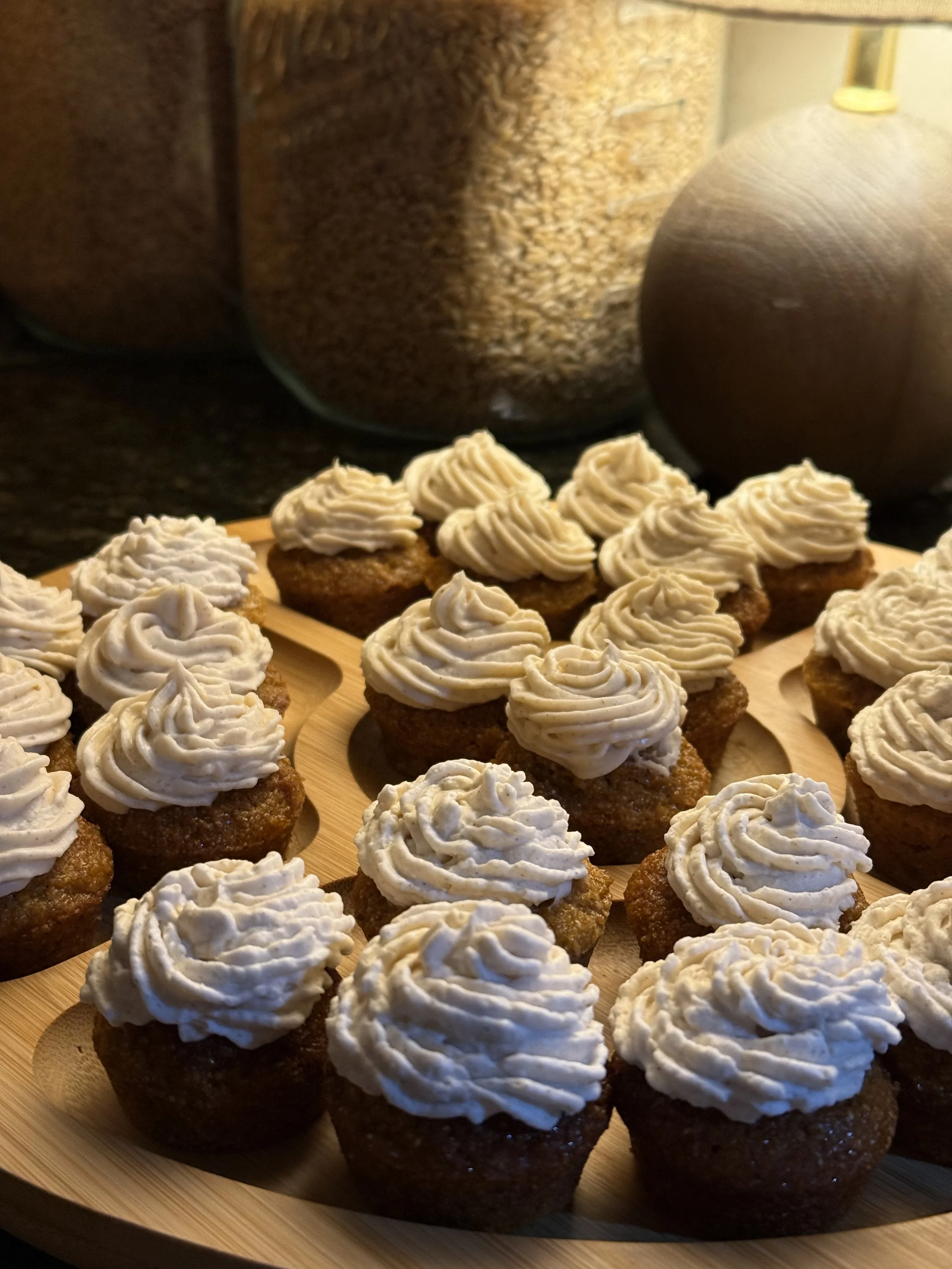 mini pumpkin spice cupcakes