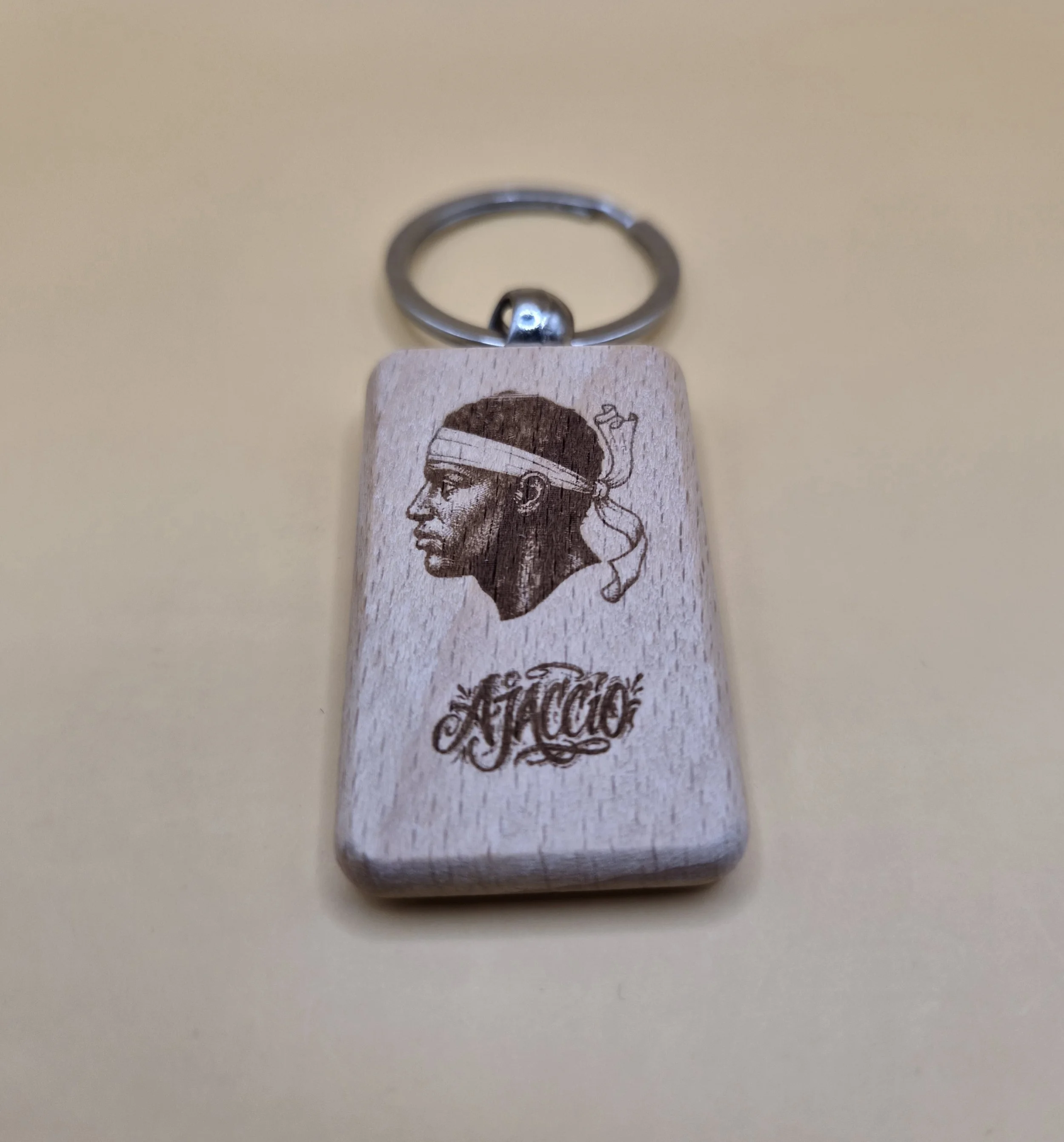 Porte clé en bois tête de maure corse