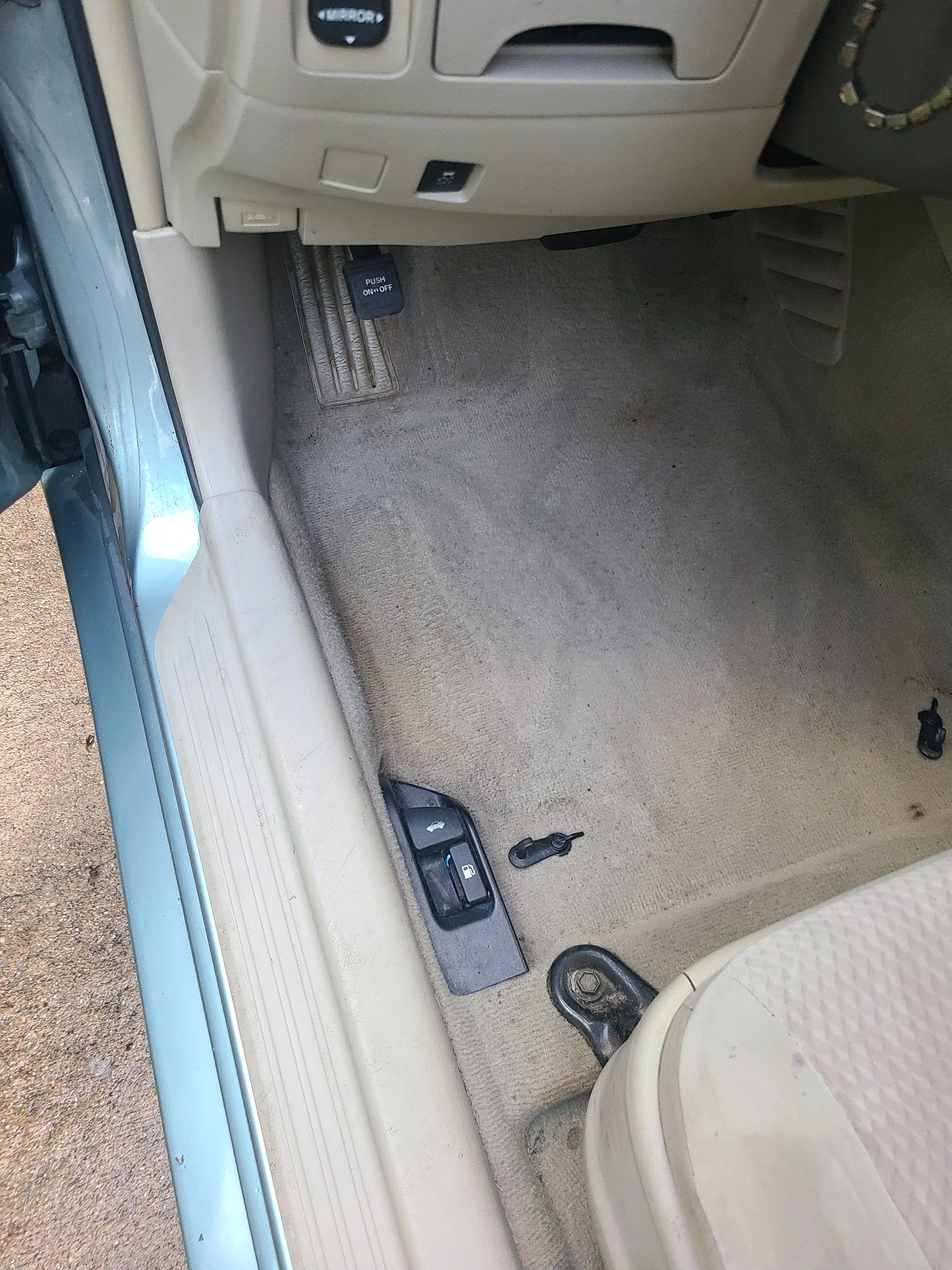 04 Camry driver footwell after (2).jpg