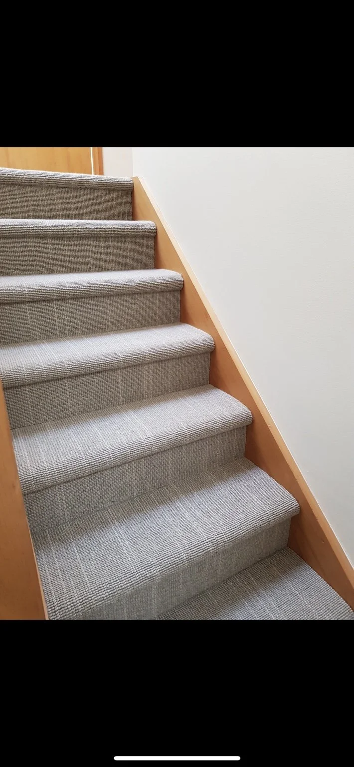 Loop pile stair carpet