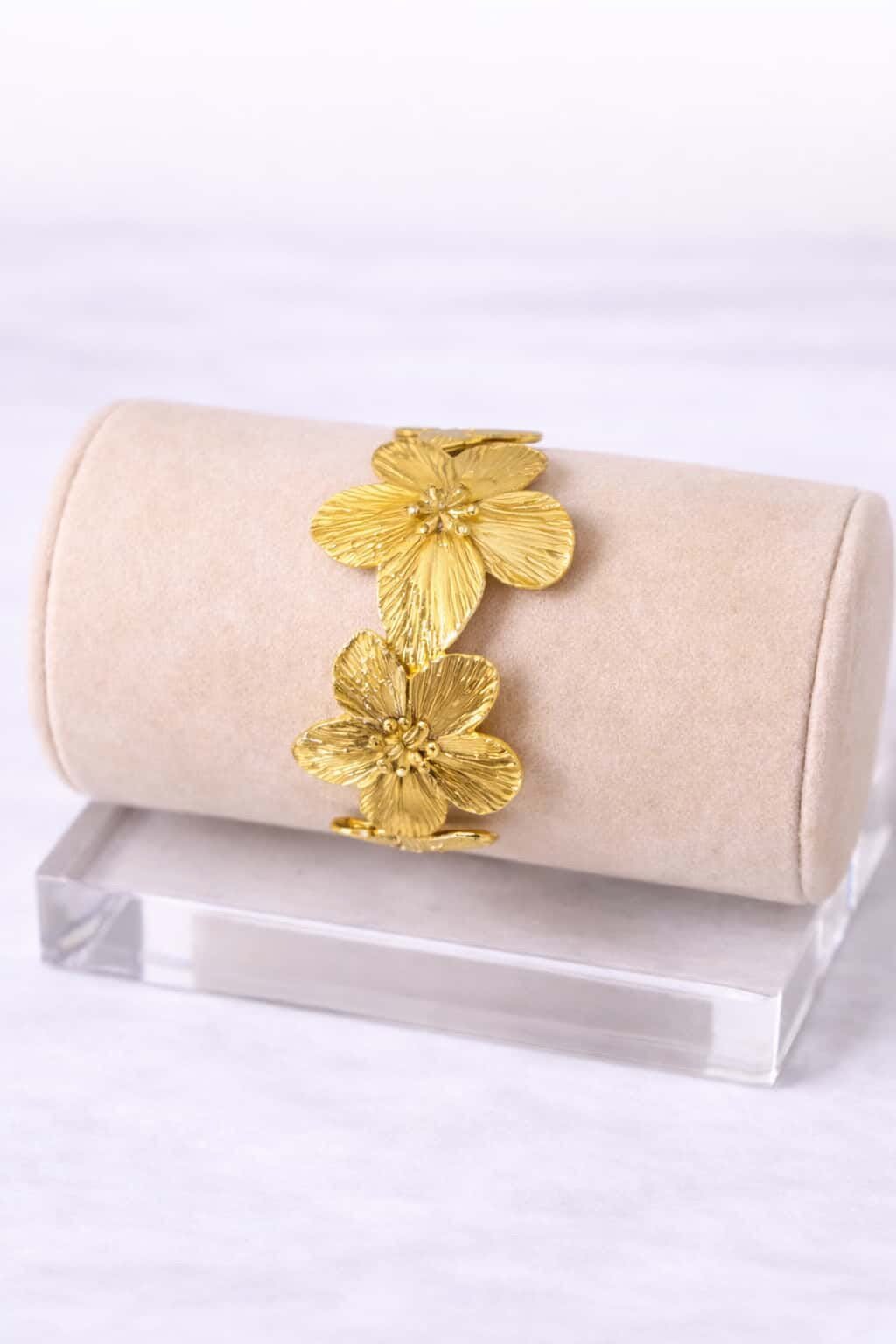 bracelet plusieurs fleurs couleur or