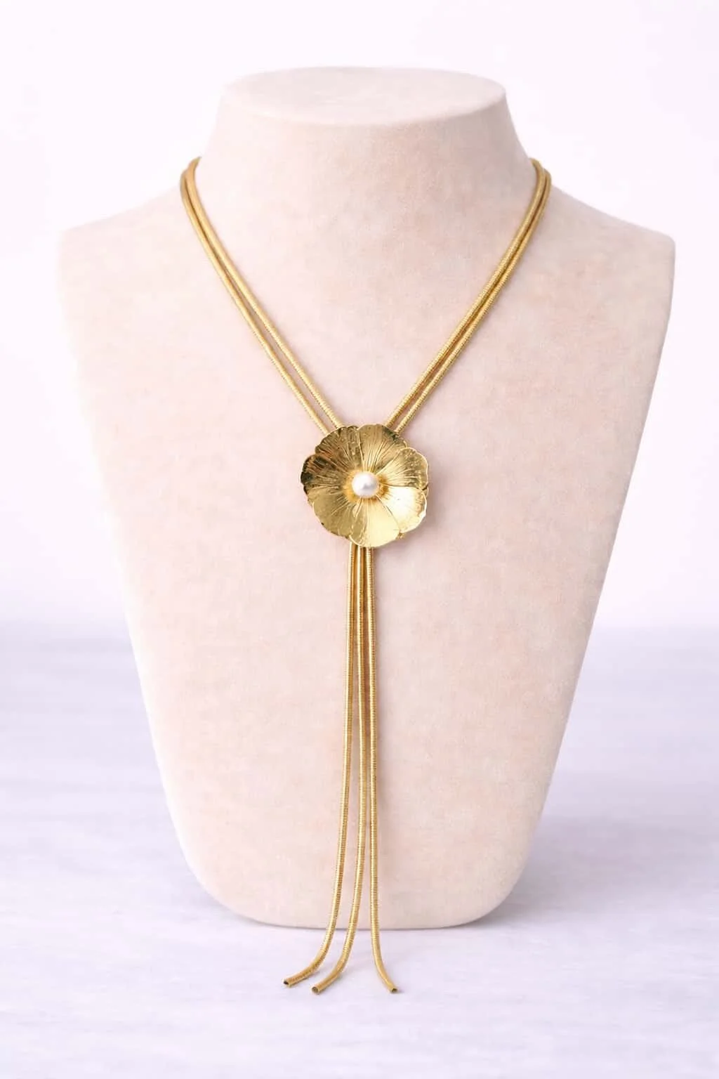 collier sautoir fleur couleur or