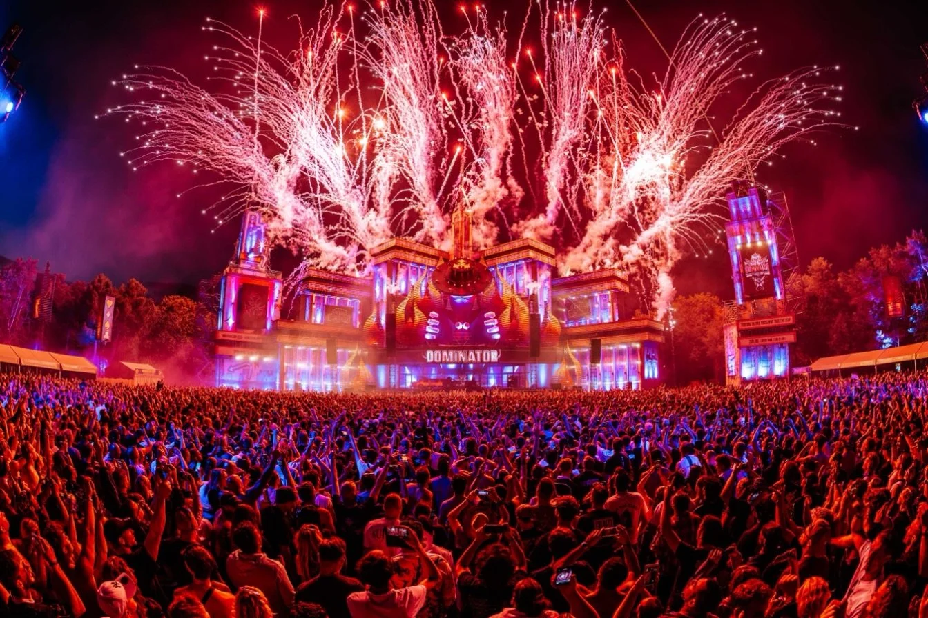 The endshow at @dominatorofficial last Saturday 🎇

For @wemakeitspark ✨