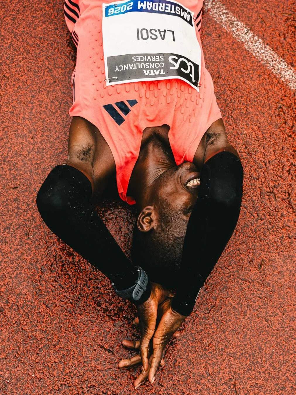 42.195
Last weekend at the marathon of Amsterdam.

@tcsamsterdammarathon 

For @wemakeitspark 

#tcsamsterdammarathon #amsterdammarathon #marathonamsterdam