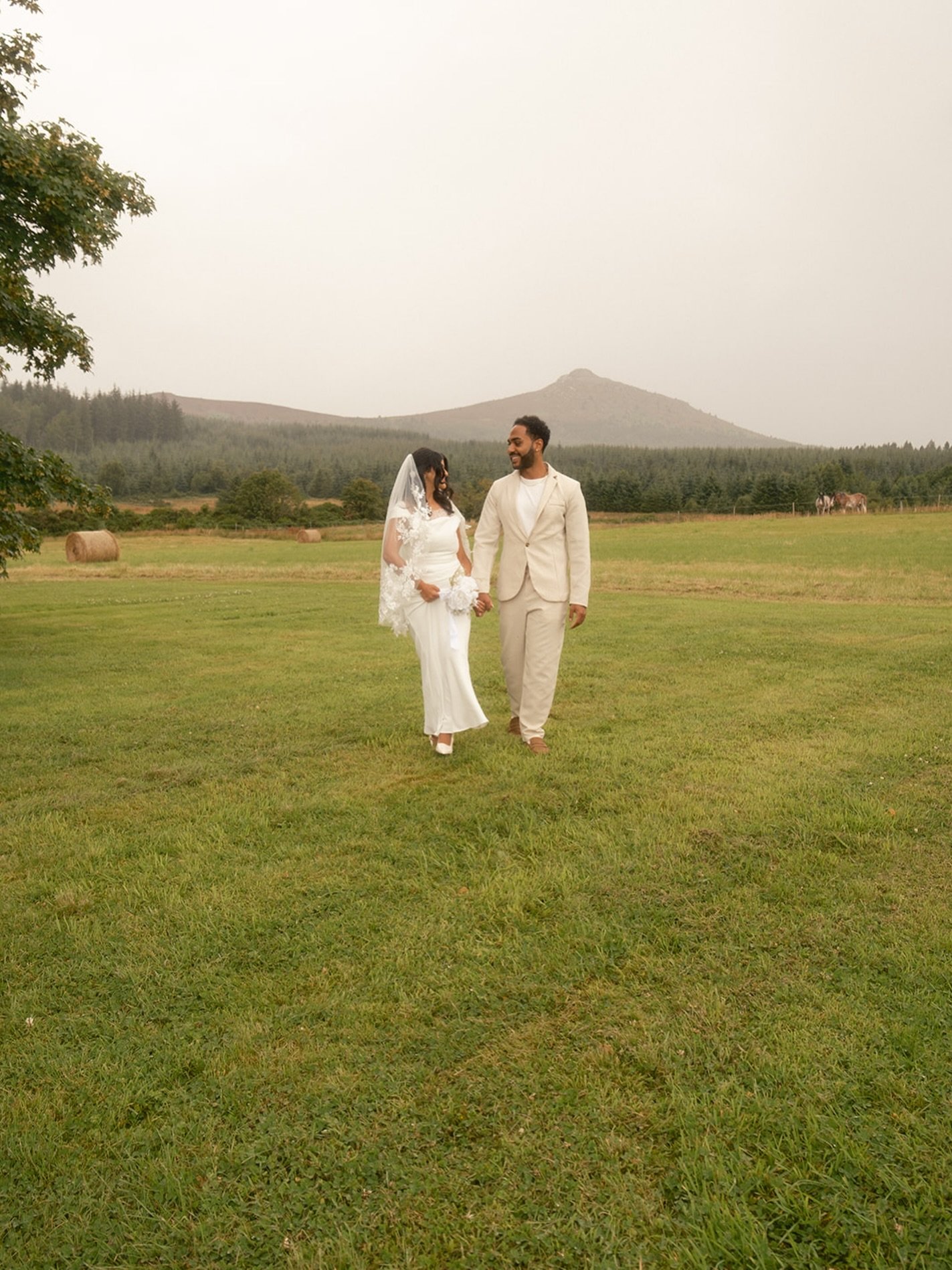Still dreaming of this sweet elopement 🥹☁️ 

#bennachiewedding #scottishelopement #aberdeenshireweddingphotographer #aberdeenshirewedding #elopementphotographer