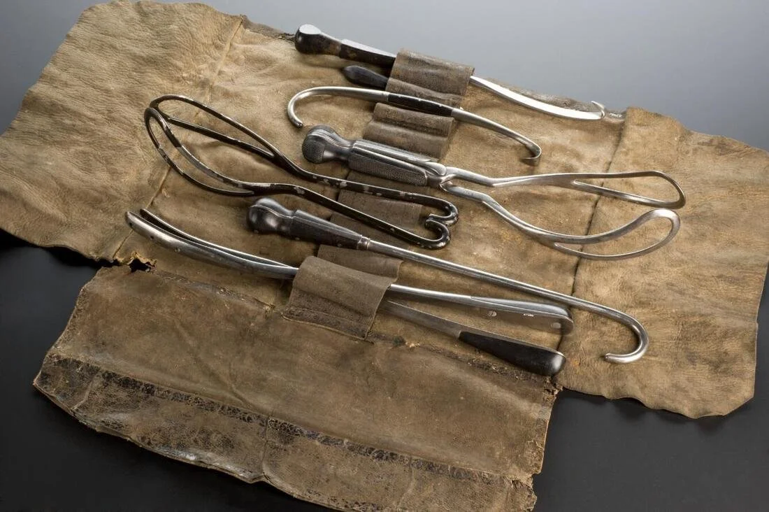 Obstetrical instrument set, England, 1851-1900 Science Museum, London. (CC BY 4.0)