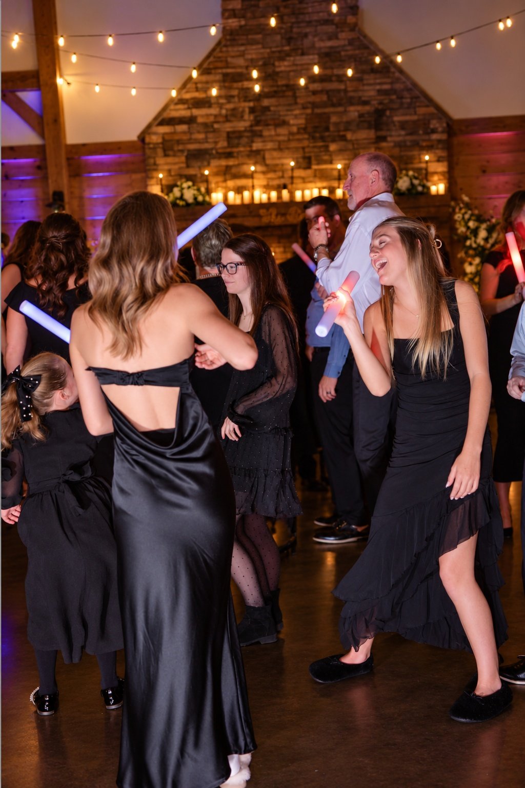 Reception dancing 2.jpg