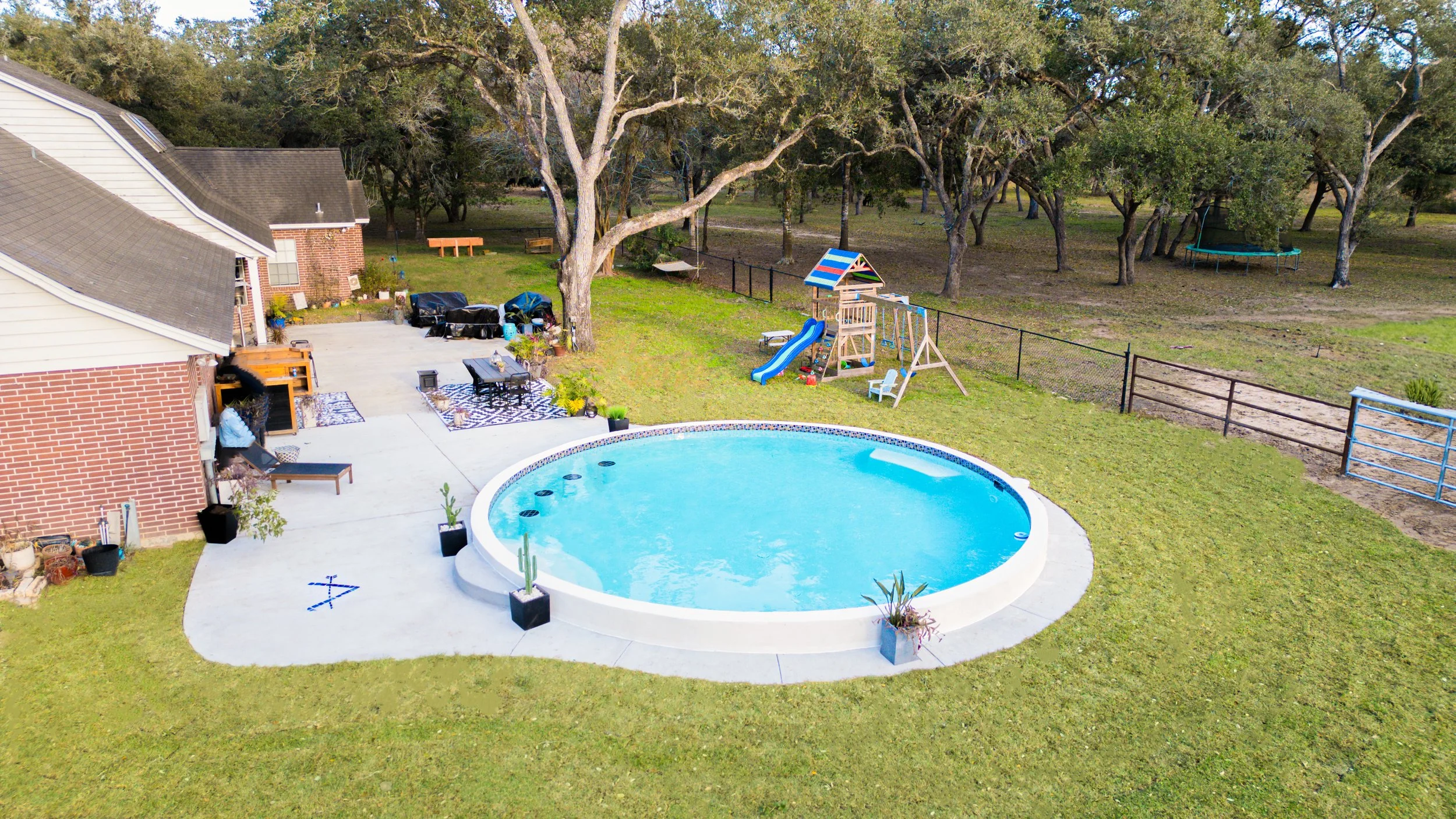 Pool 07.jpg