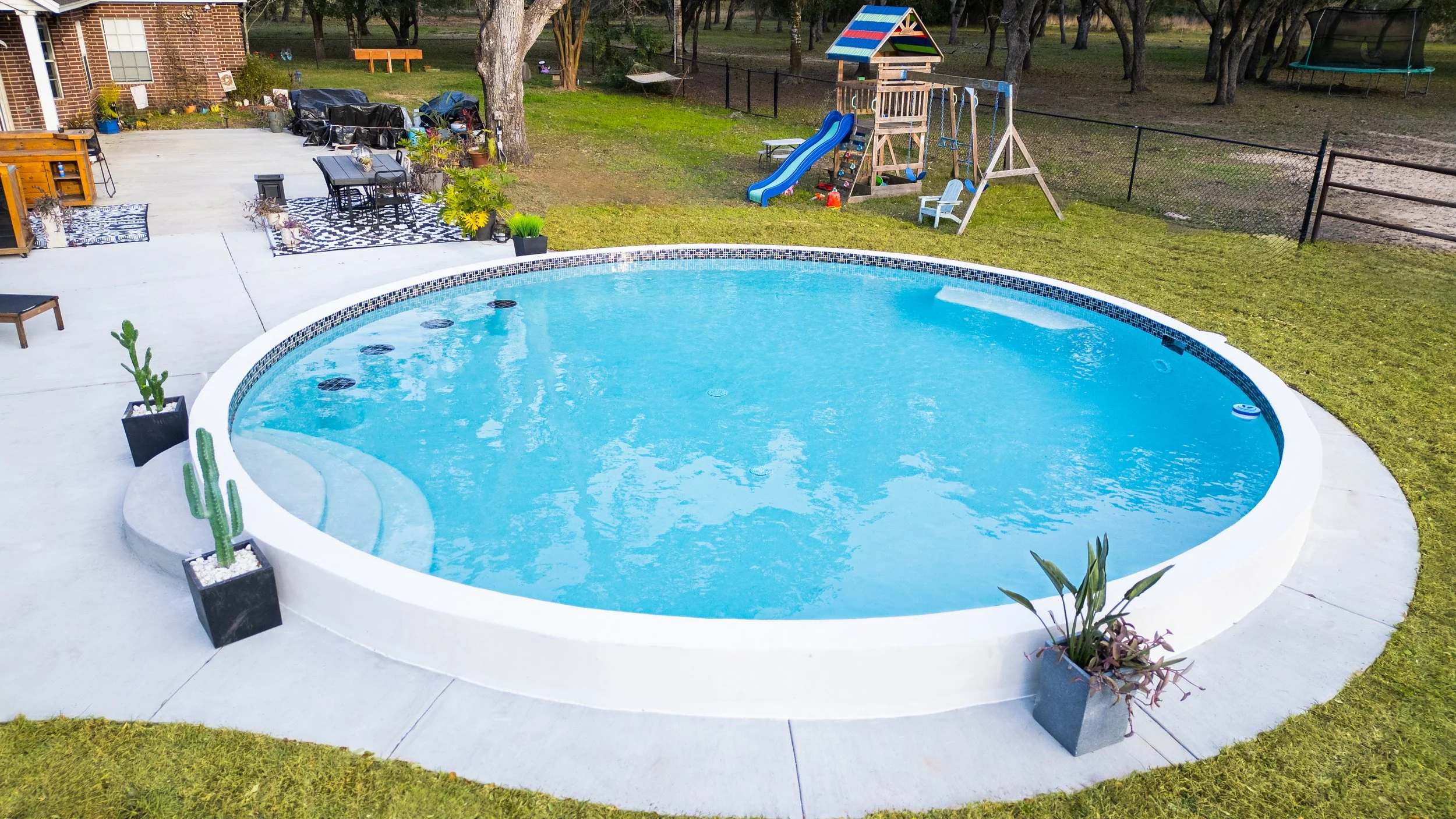 Pool 05.jpg