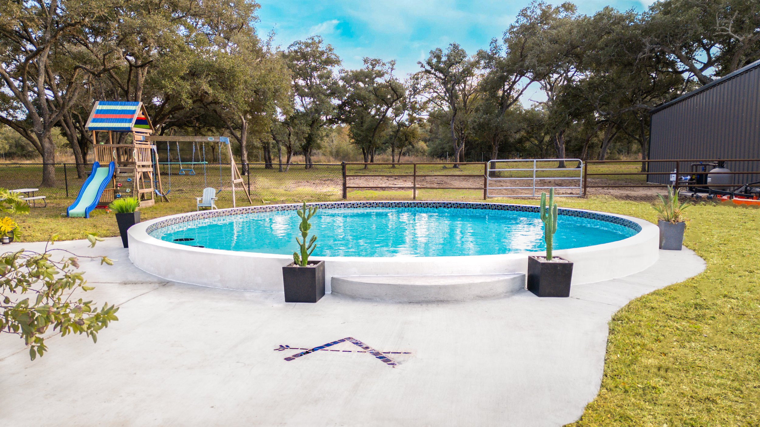 Pool 04.jpg