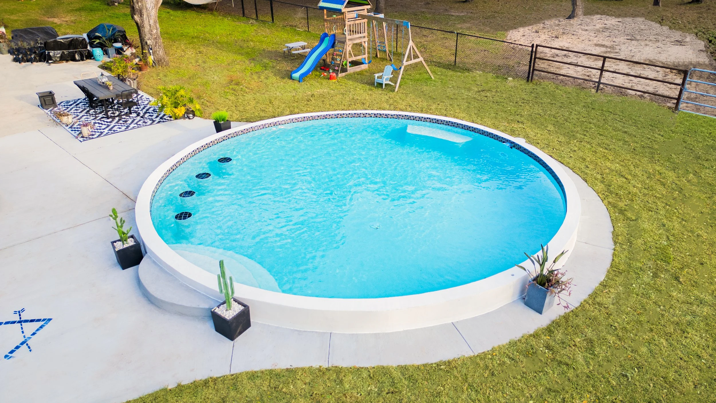 Pool 03.jpg