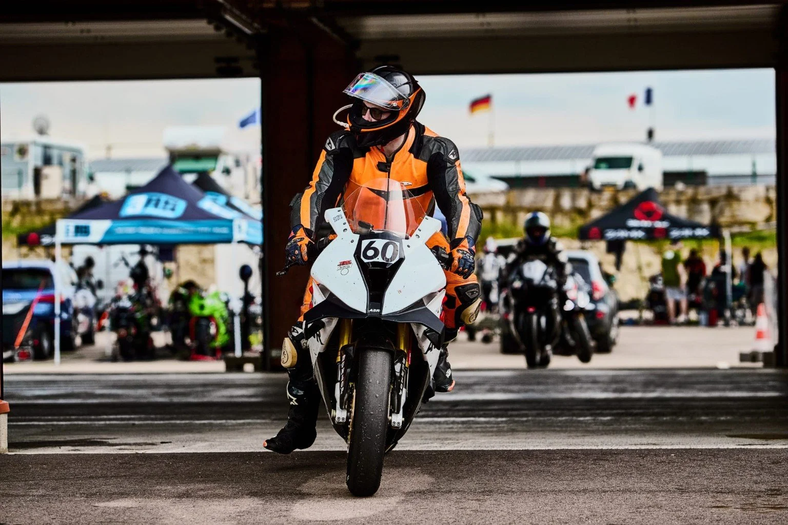 N.Gartmann Rennmotorrad in der Startaufstellung