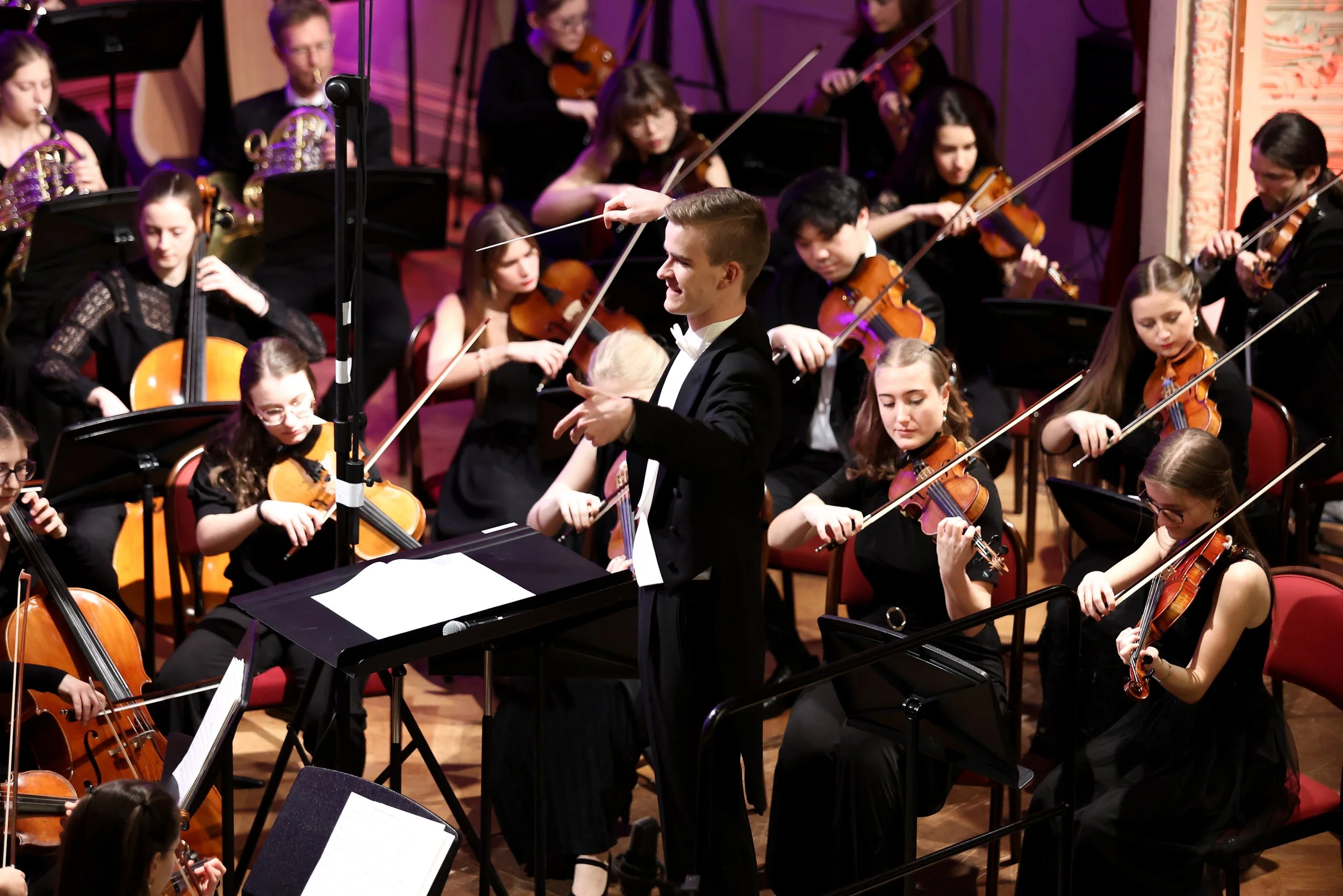 Matthias Achleitner mit Orchester (Kopie)