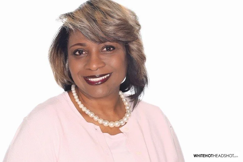Denola photo.jpg