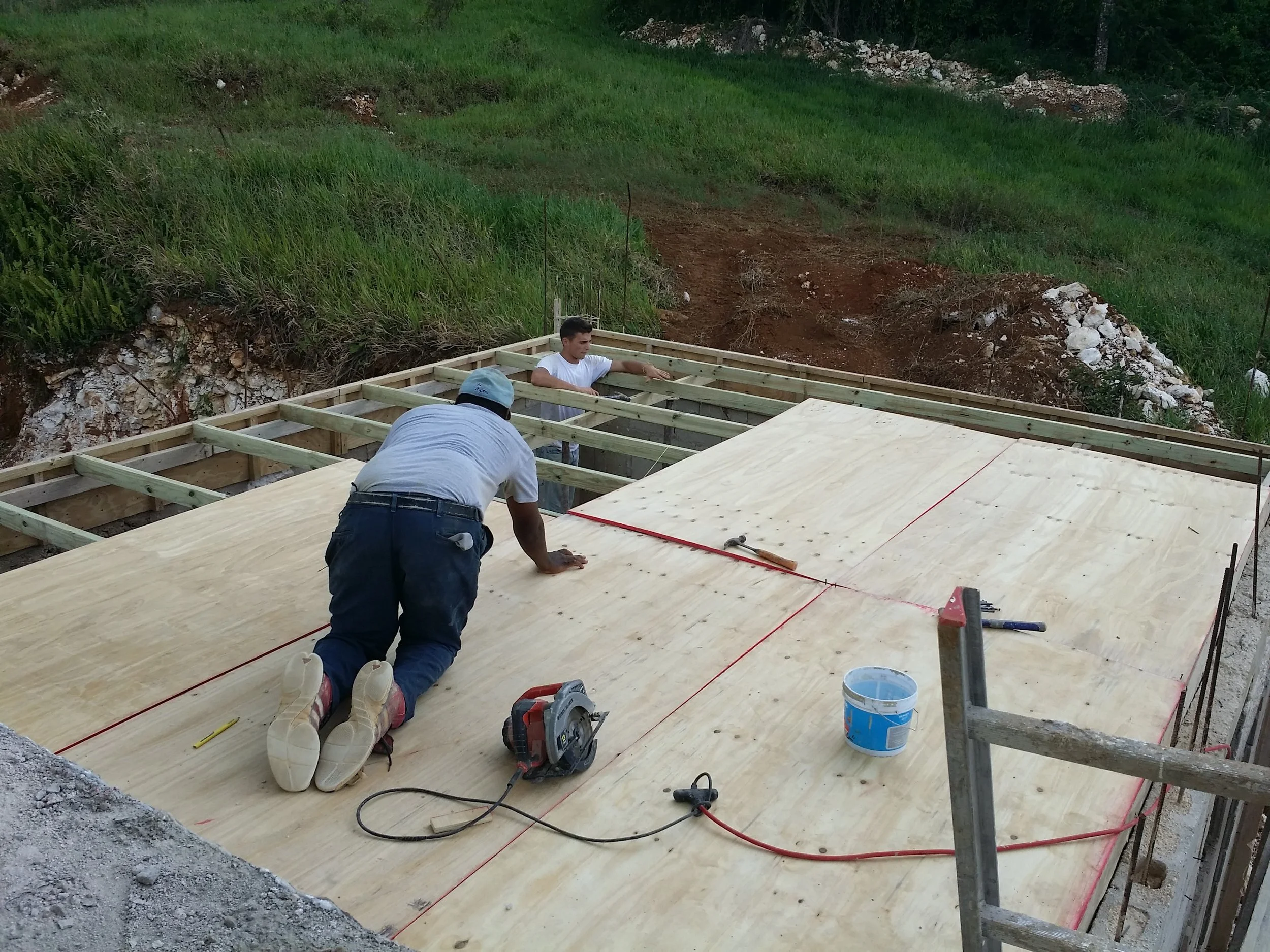 04-trips-roof-framing.jpg