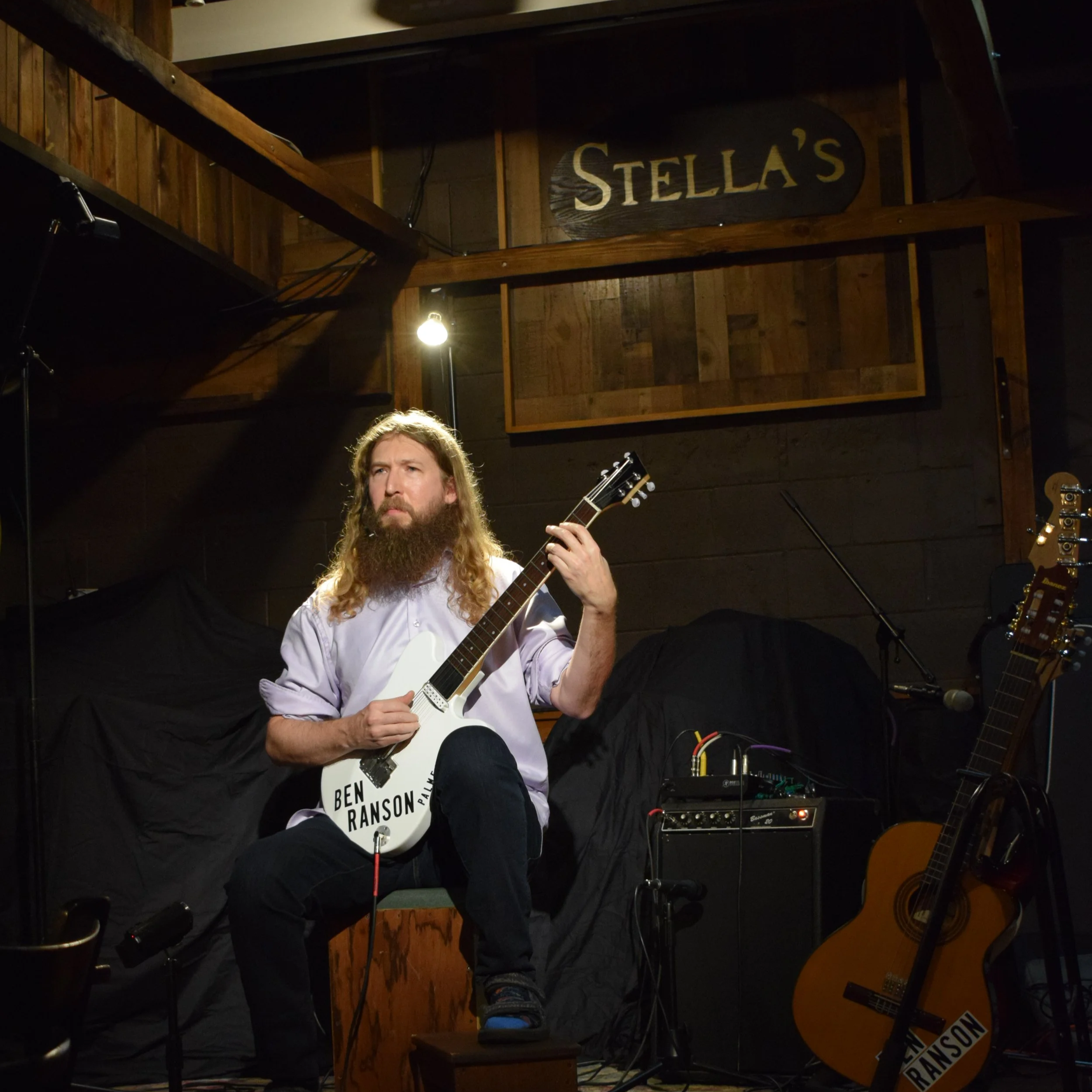 Ben Ranson palmfretting at Stella's in Fergus Falls