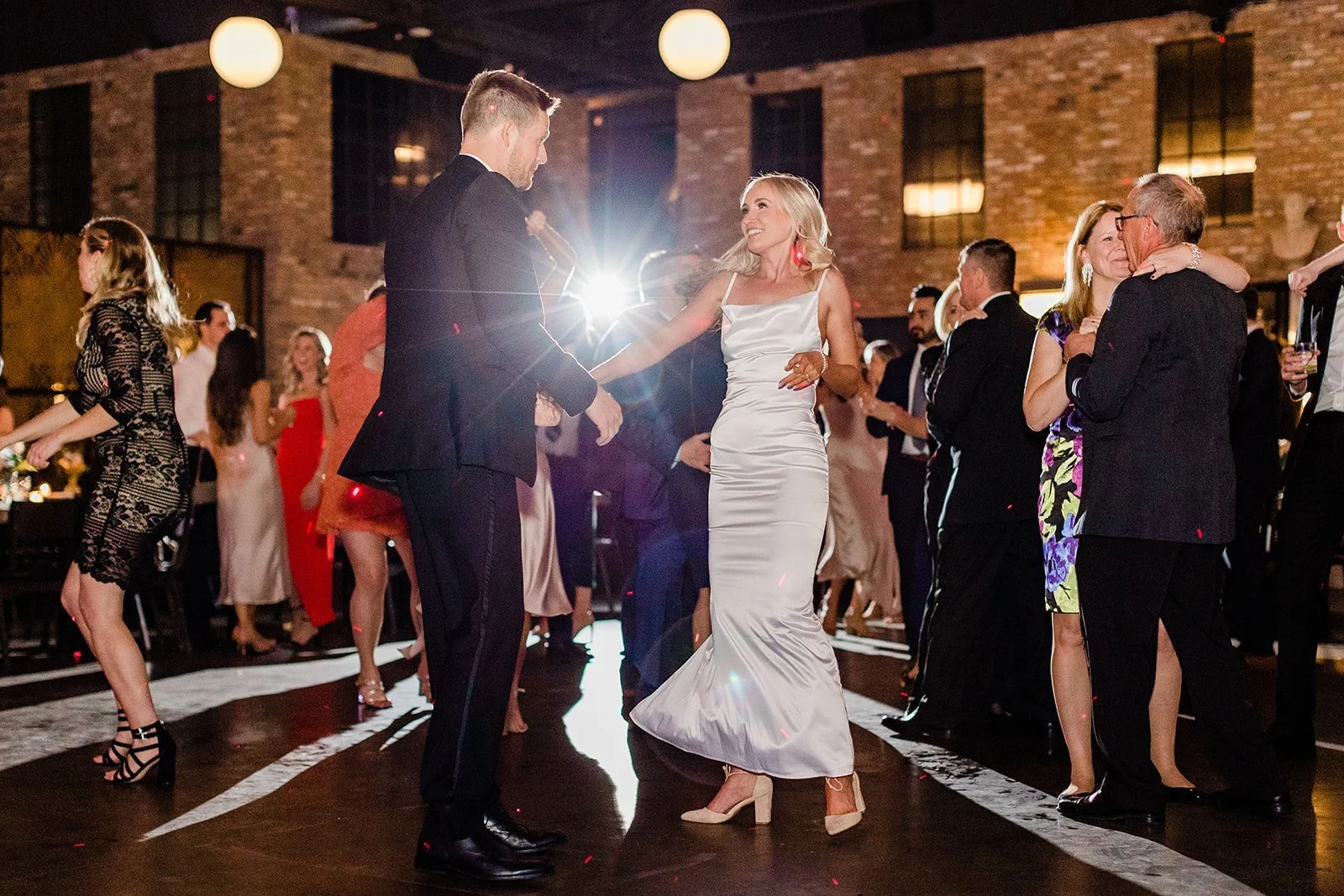 Classic-Chicago-Cith-Hall-Union-Station-Lankheet-Spring-Wedding-1478.jpg