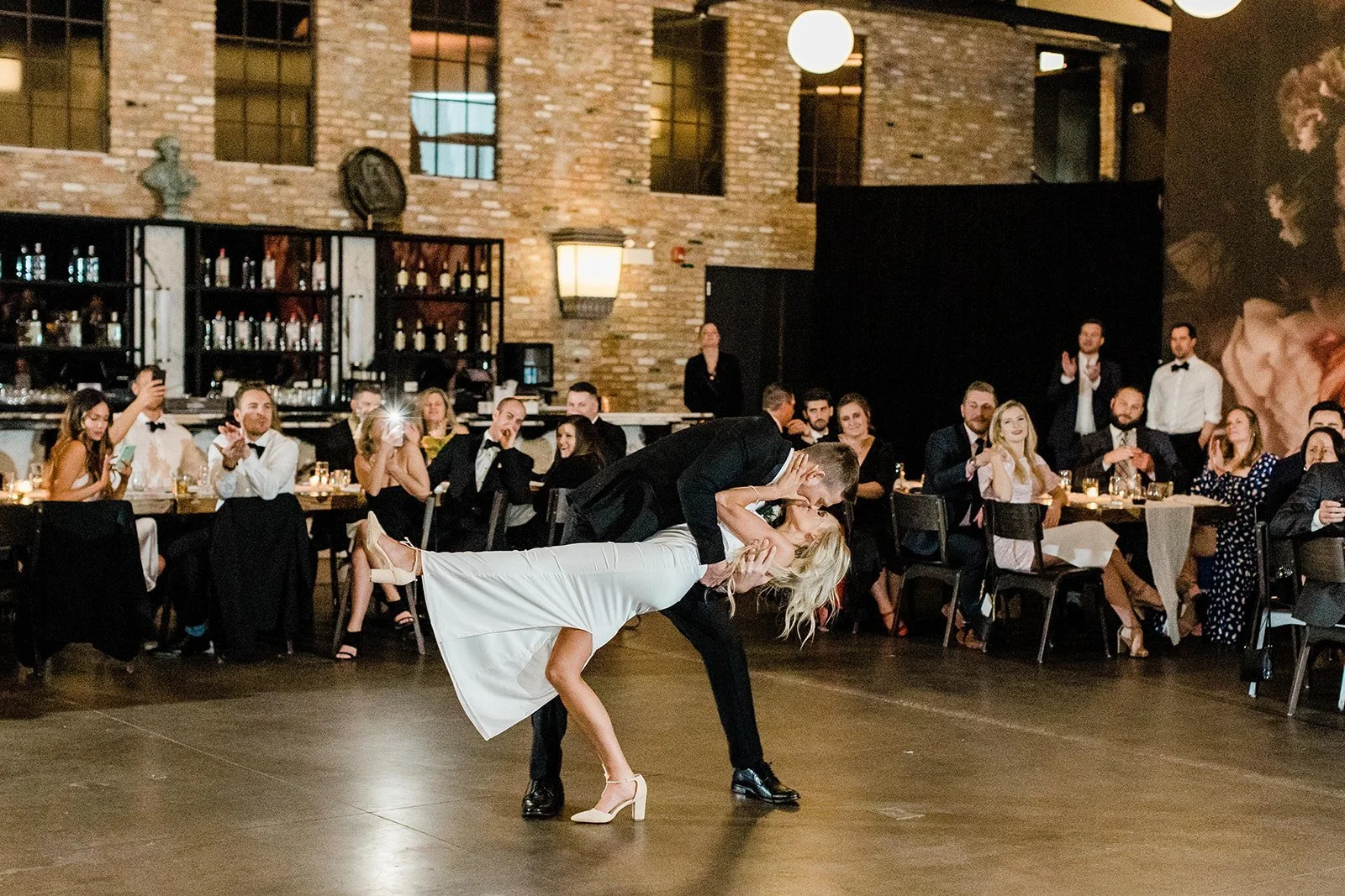 Classic-Chicago-Cith-Hall-Union-Station-Lankheet-Spring-Wedding-1327.jpg