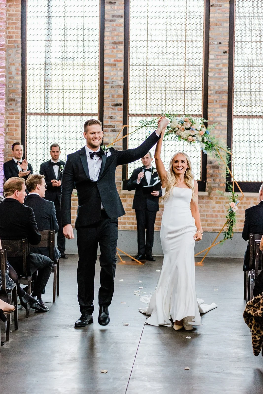 Classic-Chicago-Cith-Hall-Union-Station-Lankheet-Spring-Wedding-981.jpg