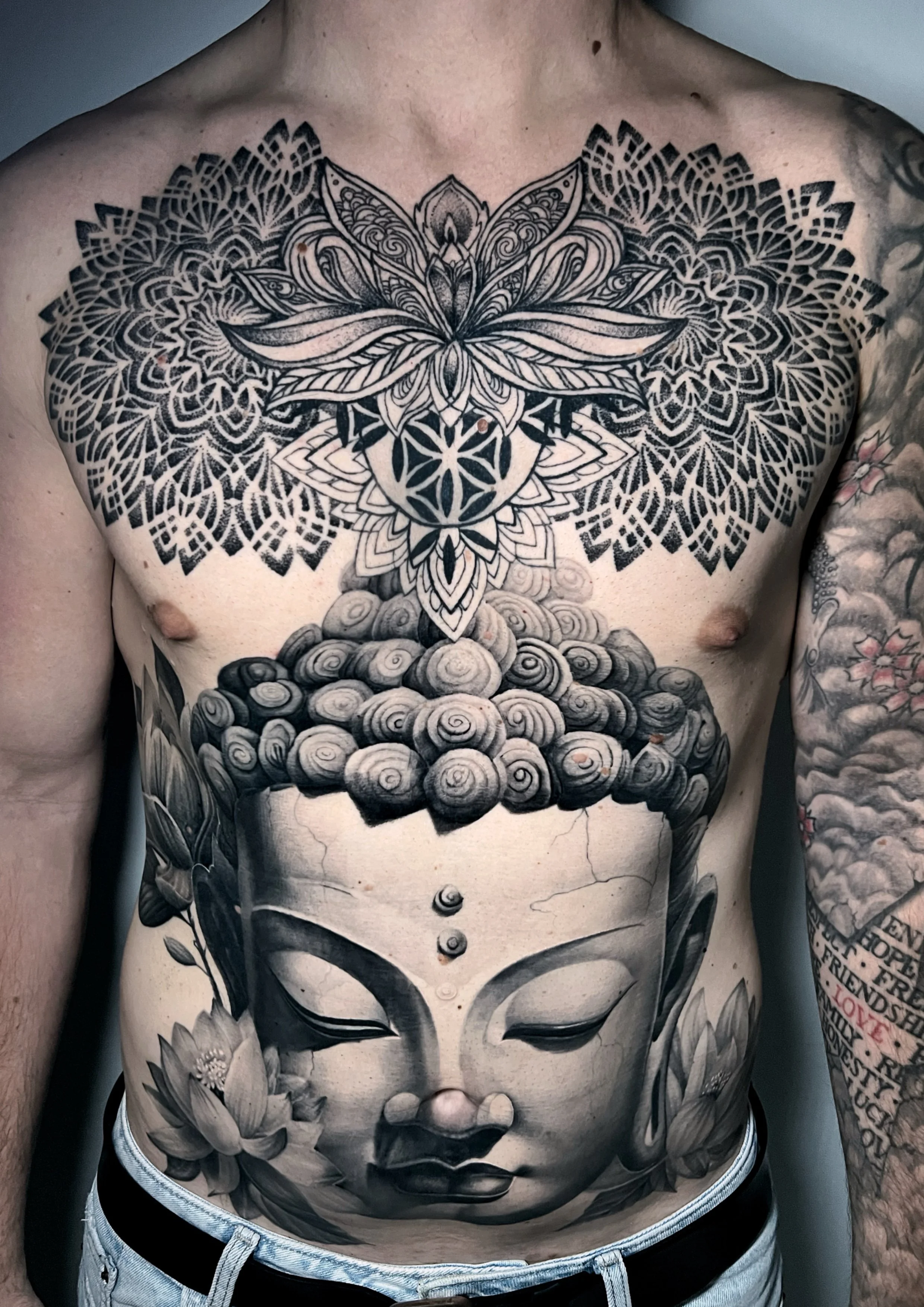 Discover ornamental, mandala and Japanese tattoos at NEXT in Paris. Explore intricate patterns, balanced geometry and flowing custom designs.