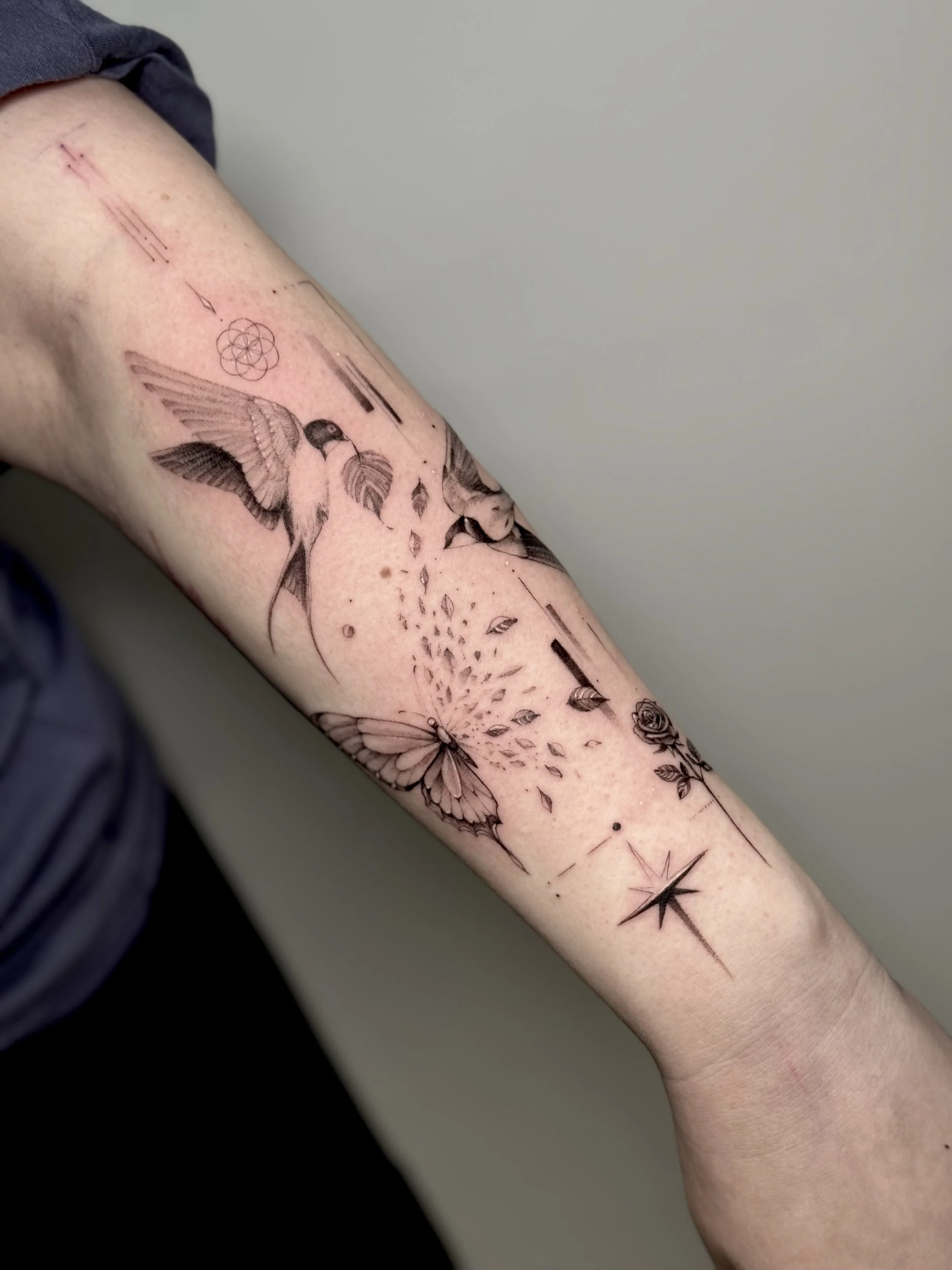 Explore custom micro-realism tattoos at NEXT in Paris. Discover lifelike portraits, animals and small-scale designs with depth and fine detail.
