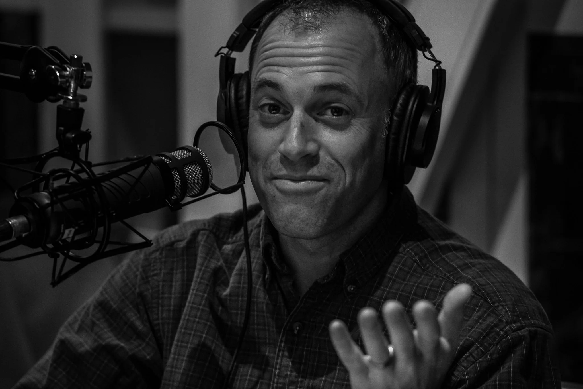 Host Ronnie Hirschberg
