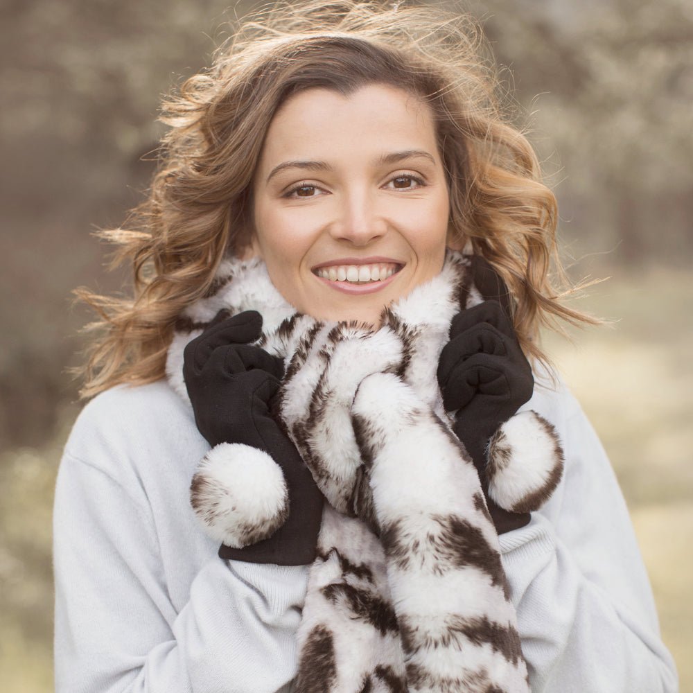 Evelyne Prélonge Faux Fur Pompom Gloves, White Tiger