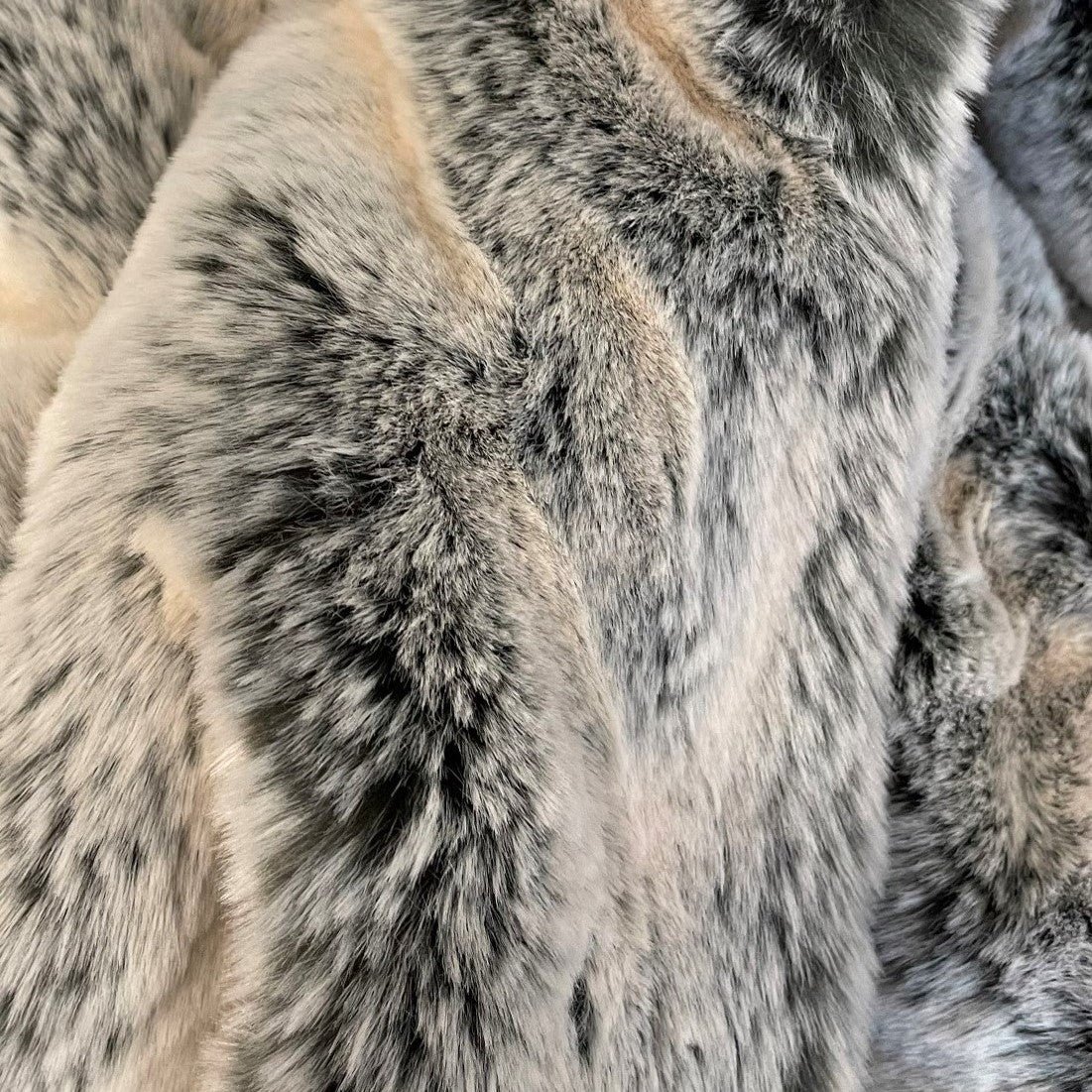 Evelyne Prélonge Faux Fur Wristband Gloves, Glacier, close-up of the faux fur