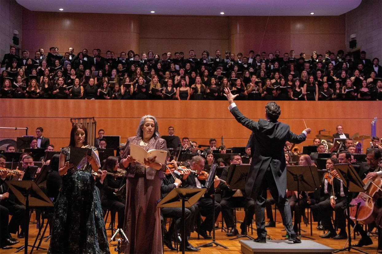Luis Castro, Director, Conductor, Casa de la Música, Venezuela, Ecuador, Cornista, Horn Player, Simon Bolivar Symphony Orchestra, Orquesta Simón Bolivar, Mahler 2