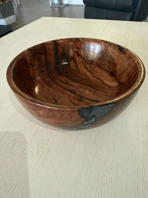 Handmade Wooden Bowls: What Makes a Hand-Turned Bowl Different?