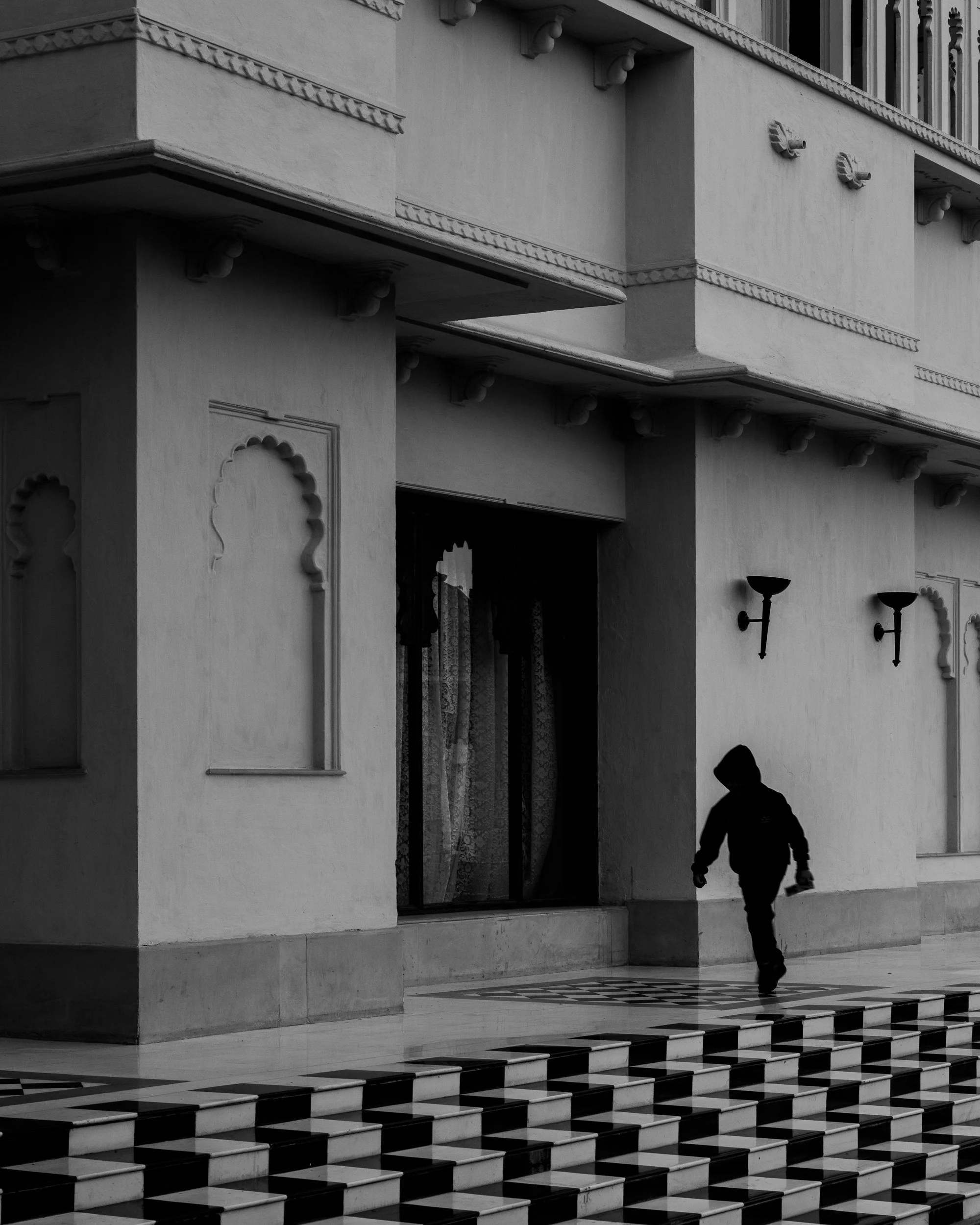 The chequered courtyard · 14 December, 4:40 pm
