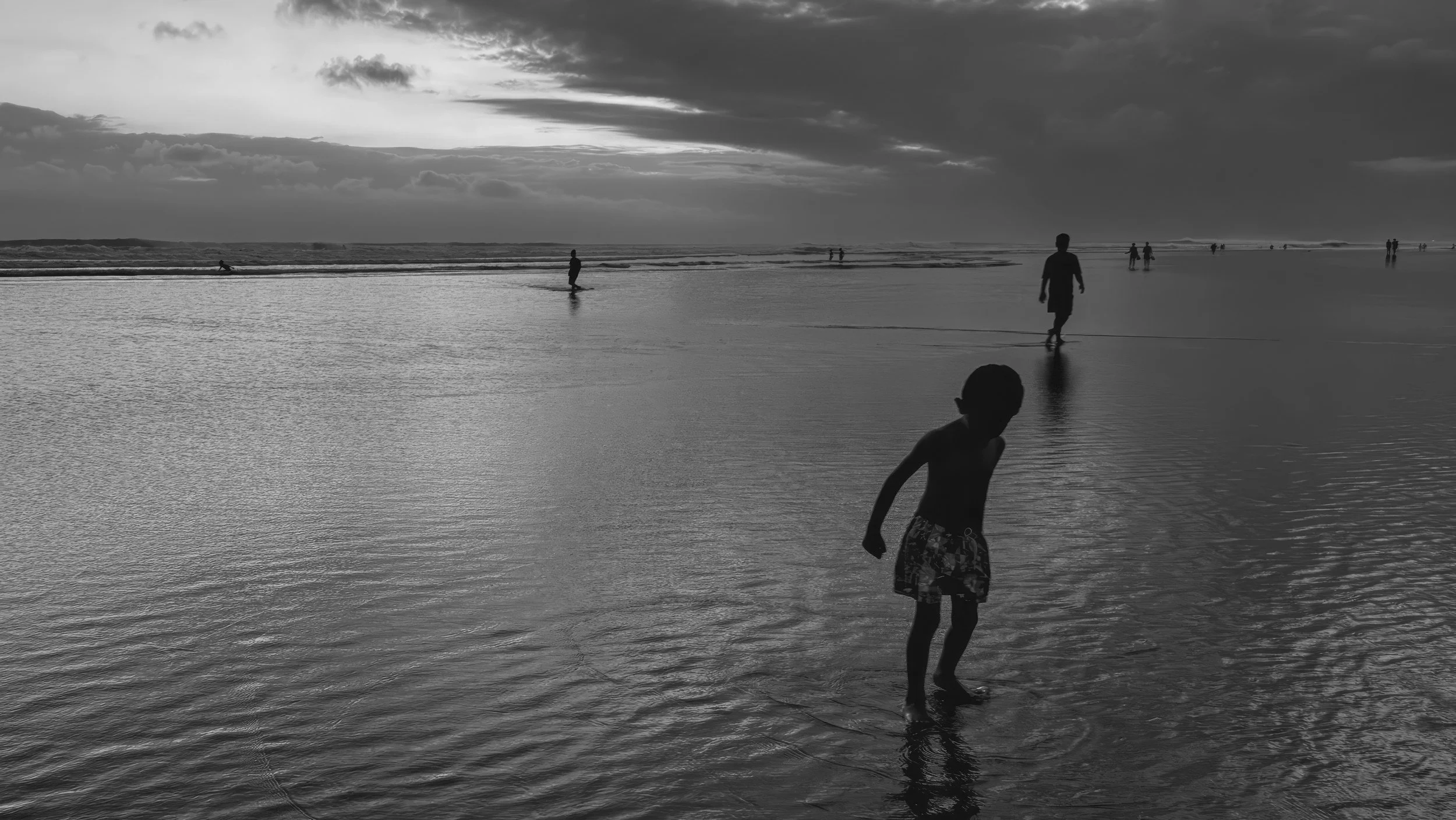 17_child_in_the_shallows.jpg