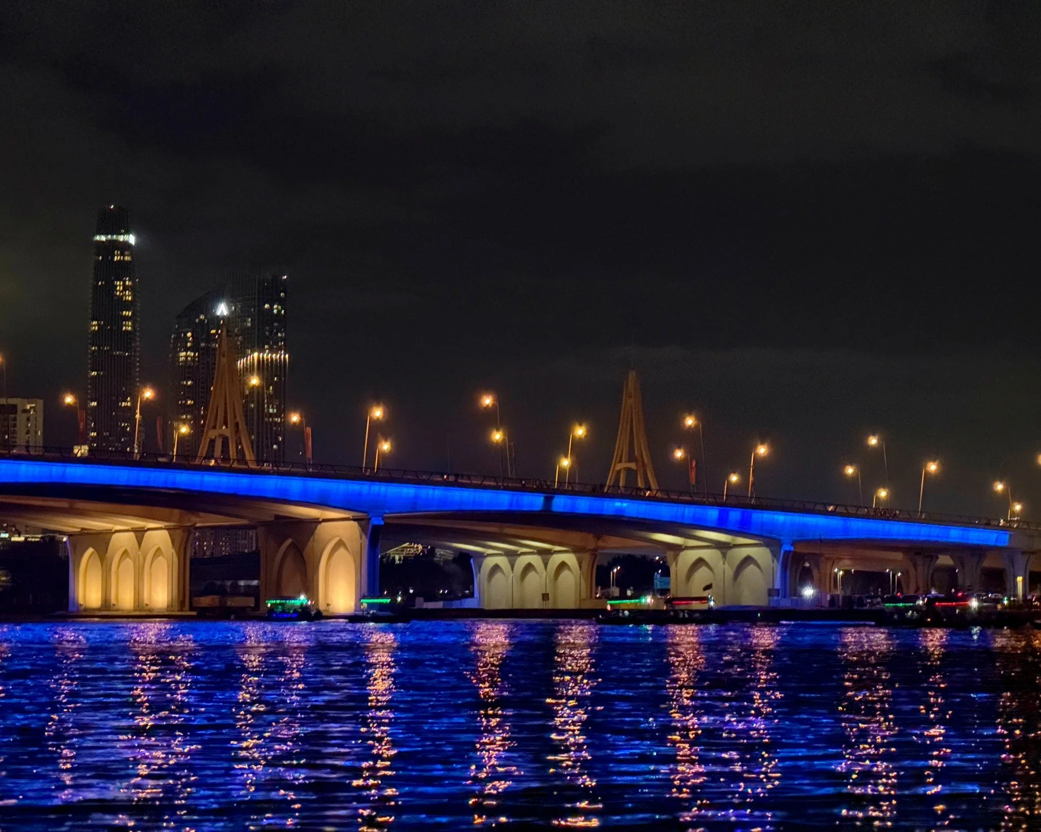 12:13 am — the bridge has the water to itself again